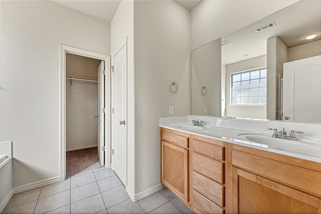 705 SW Summit Chase Road