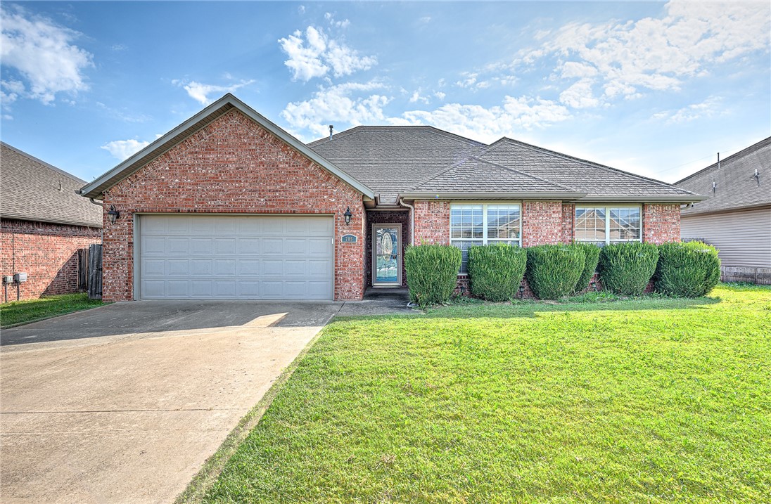 705 SW Summit Chase Road