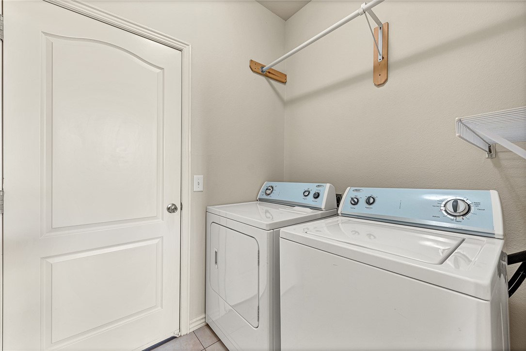 705 SW Summit Chase Road