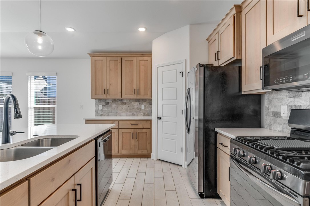 561 Stoneseed Street