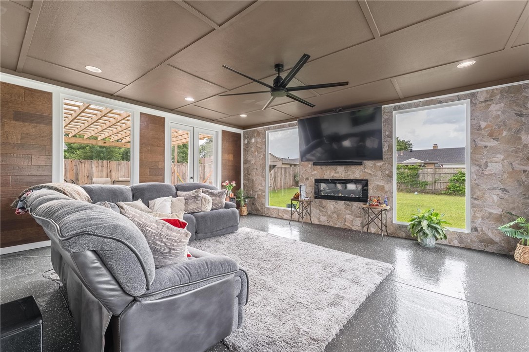 2913 Richwood Circle