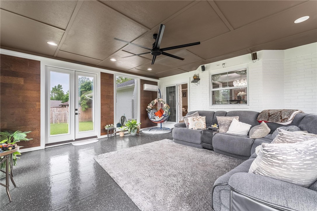 2913 Richwood Circle