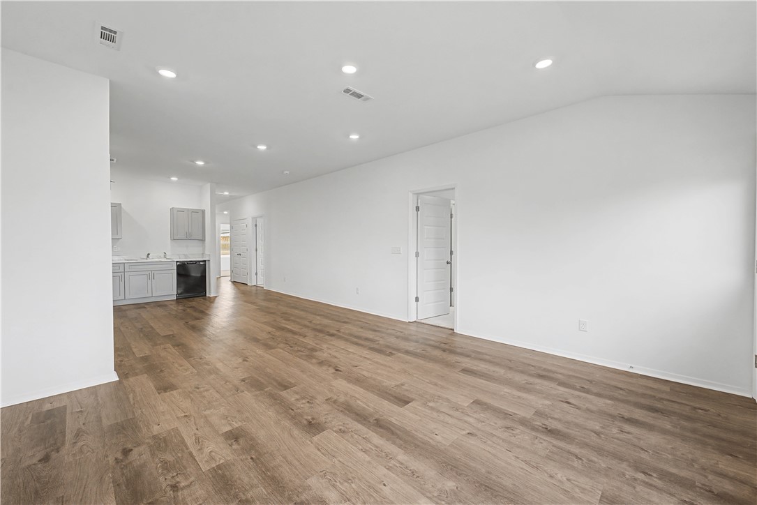 6607 SW Devotion Ave