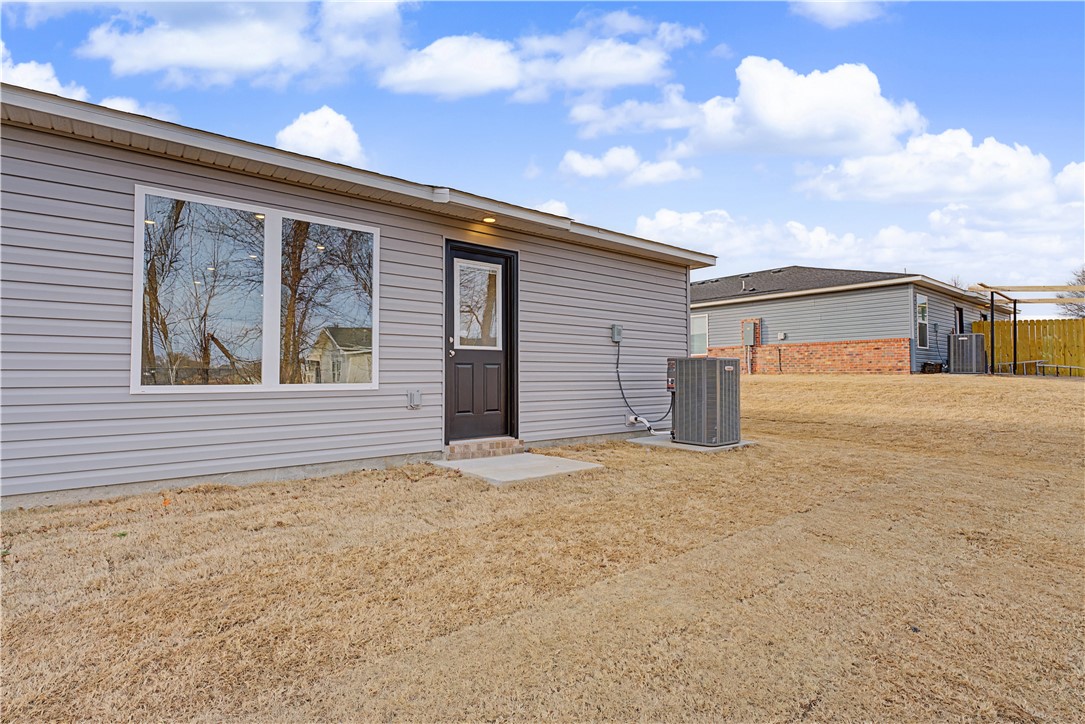 6607 SW Devotion Ave