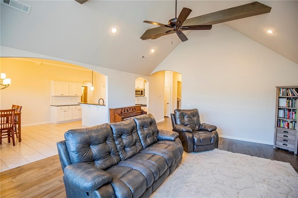1700 Abbey Lane