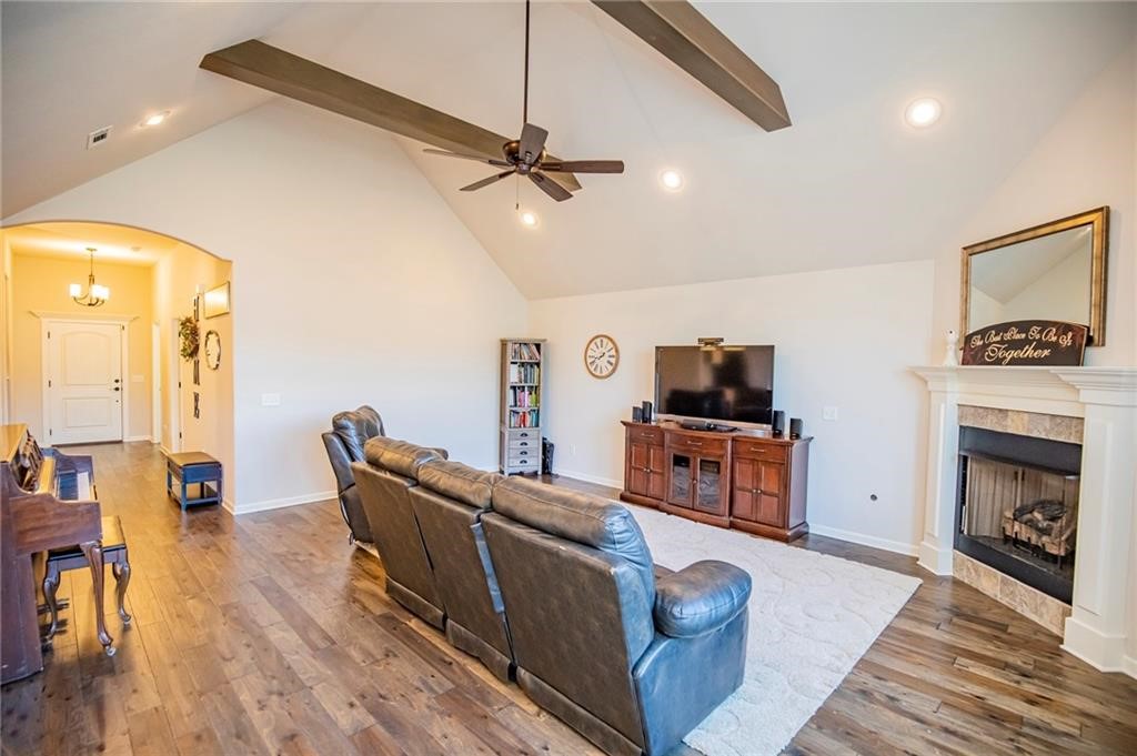 1700 Abbey Lane