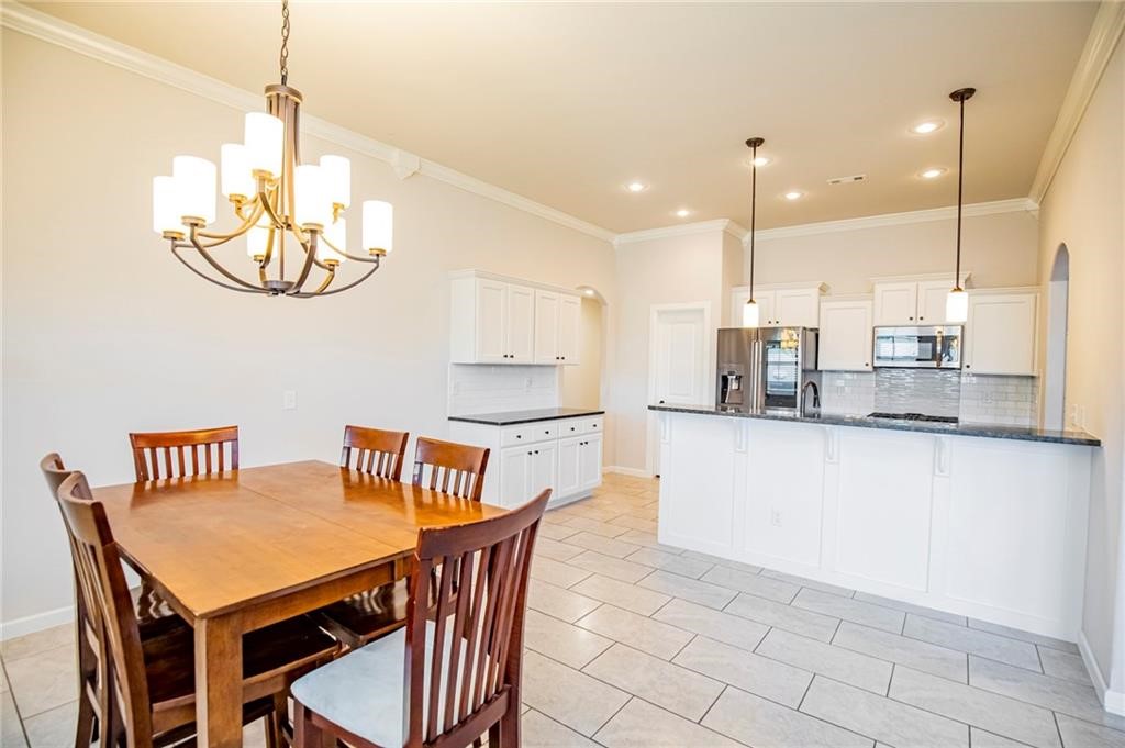 1700 Abbey Lane