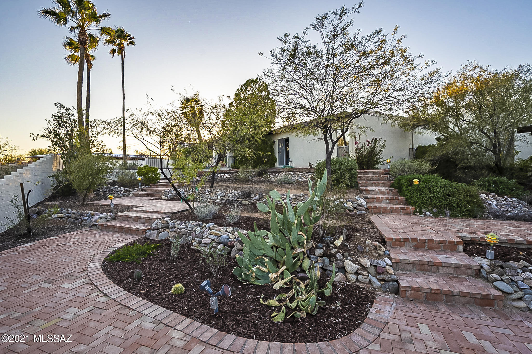 4960 E Ave Del Cazador