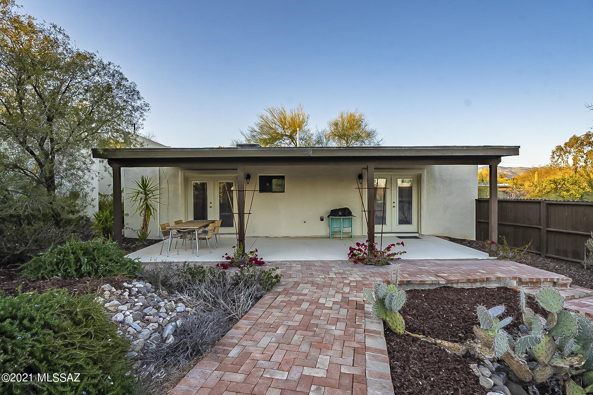 4960 E Ave Del Cazador