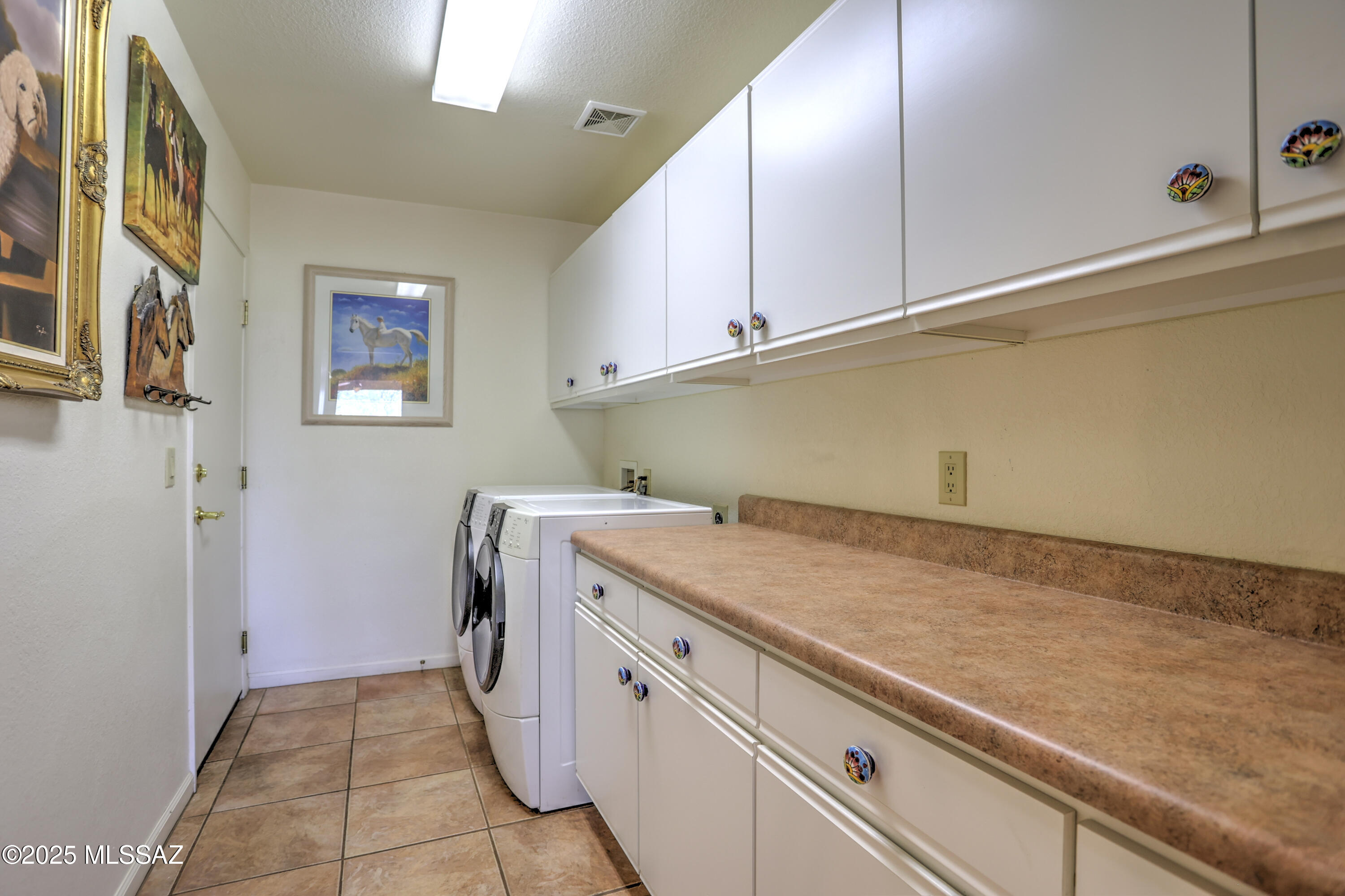 2303 E Desert Pueblo Pass