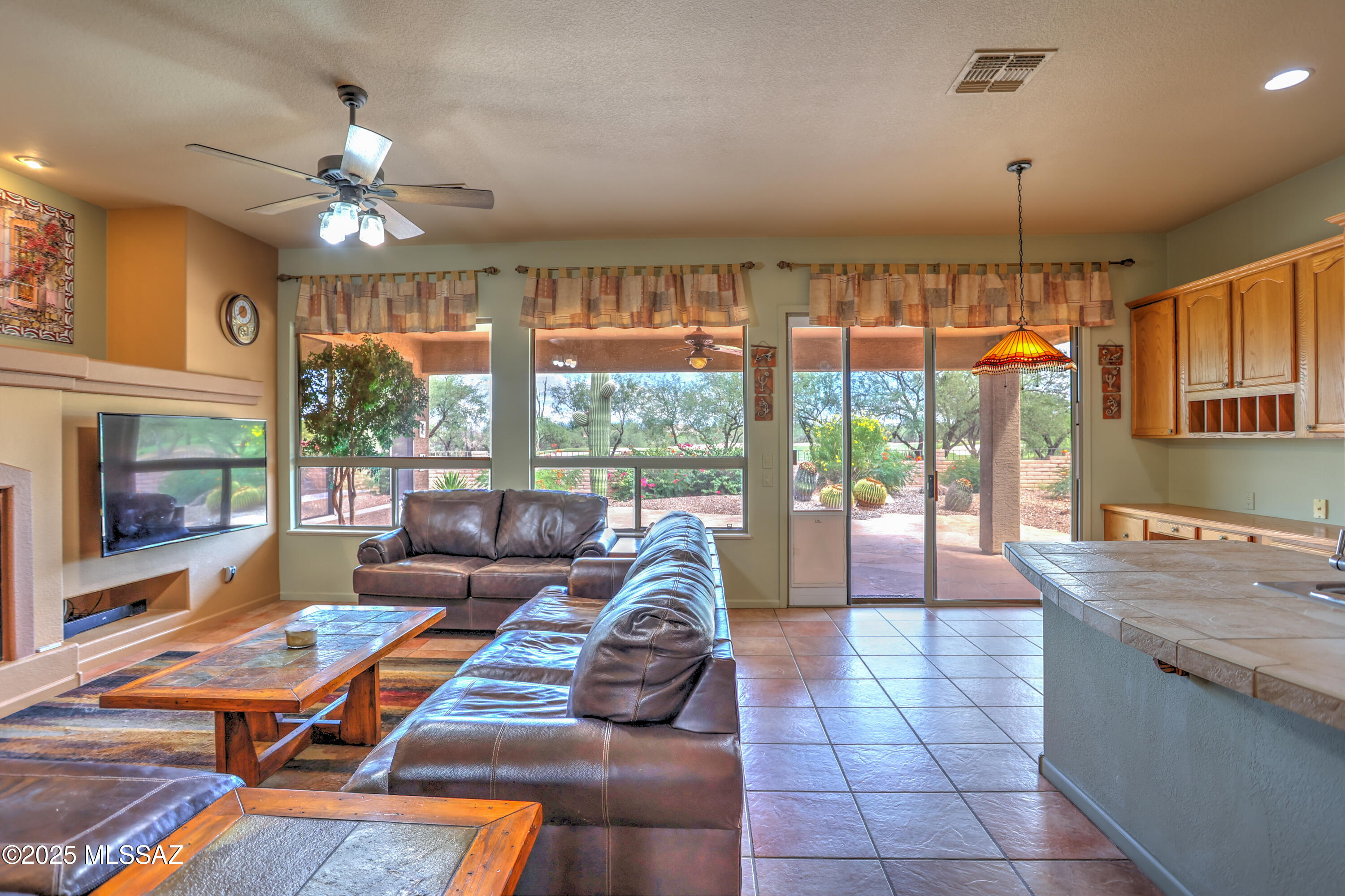 2303 E Desert Pueblo Pass