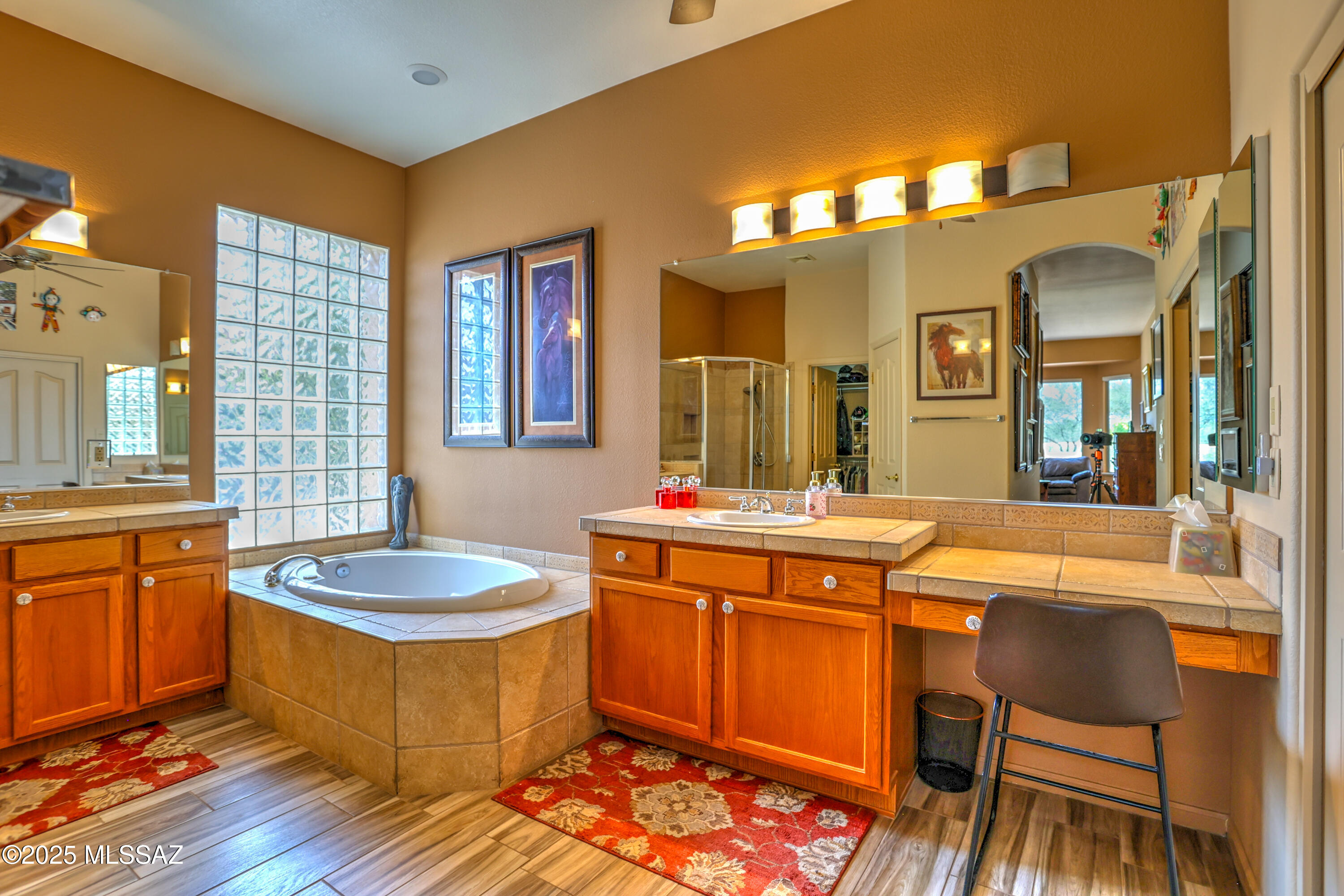2303 E Desert Pueblo Pass