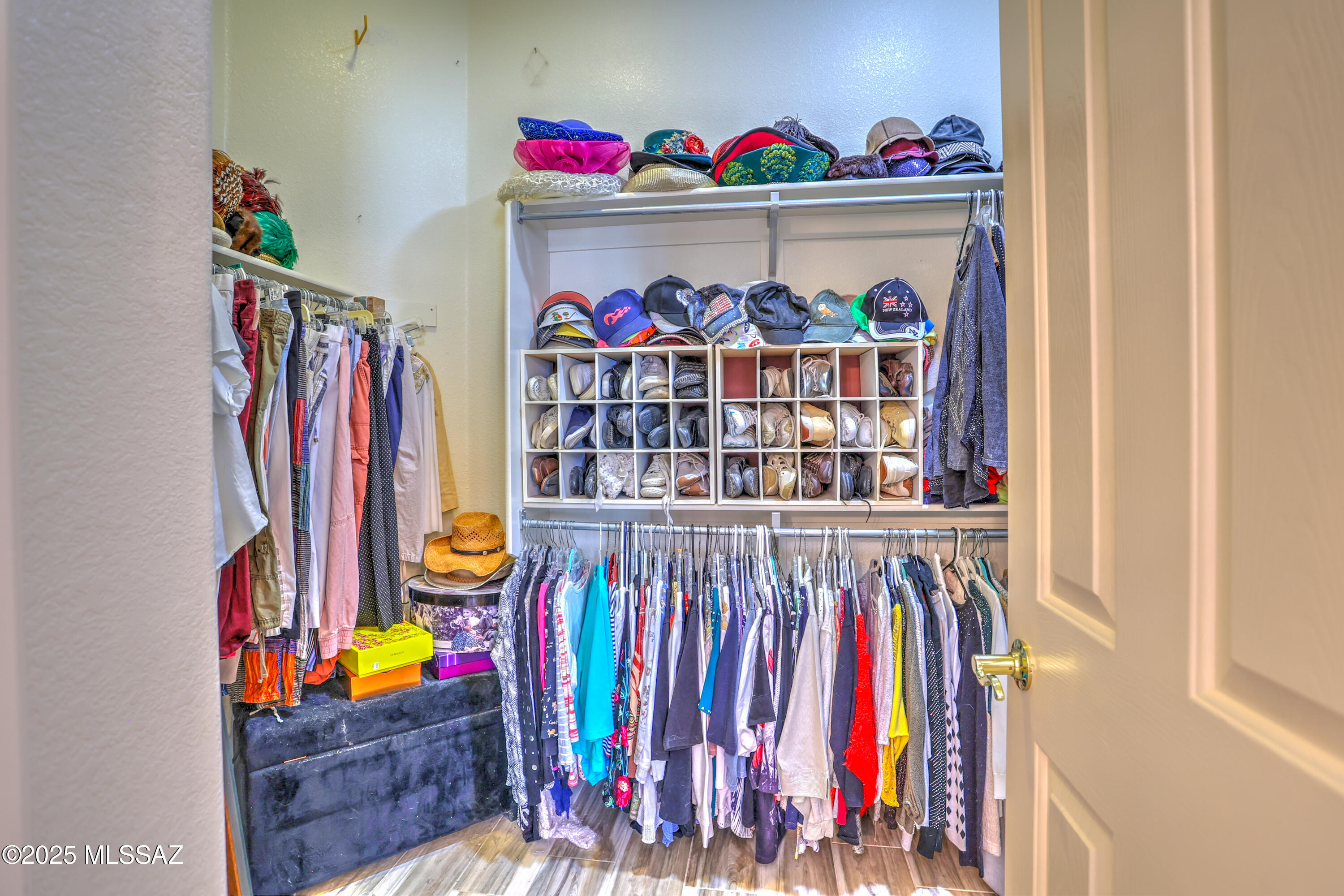 2303 E Desert Pueblo Pass