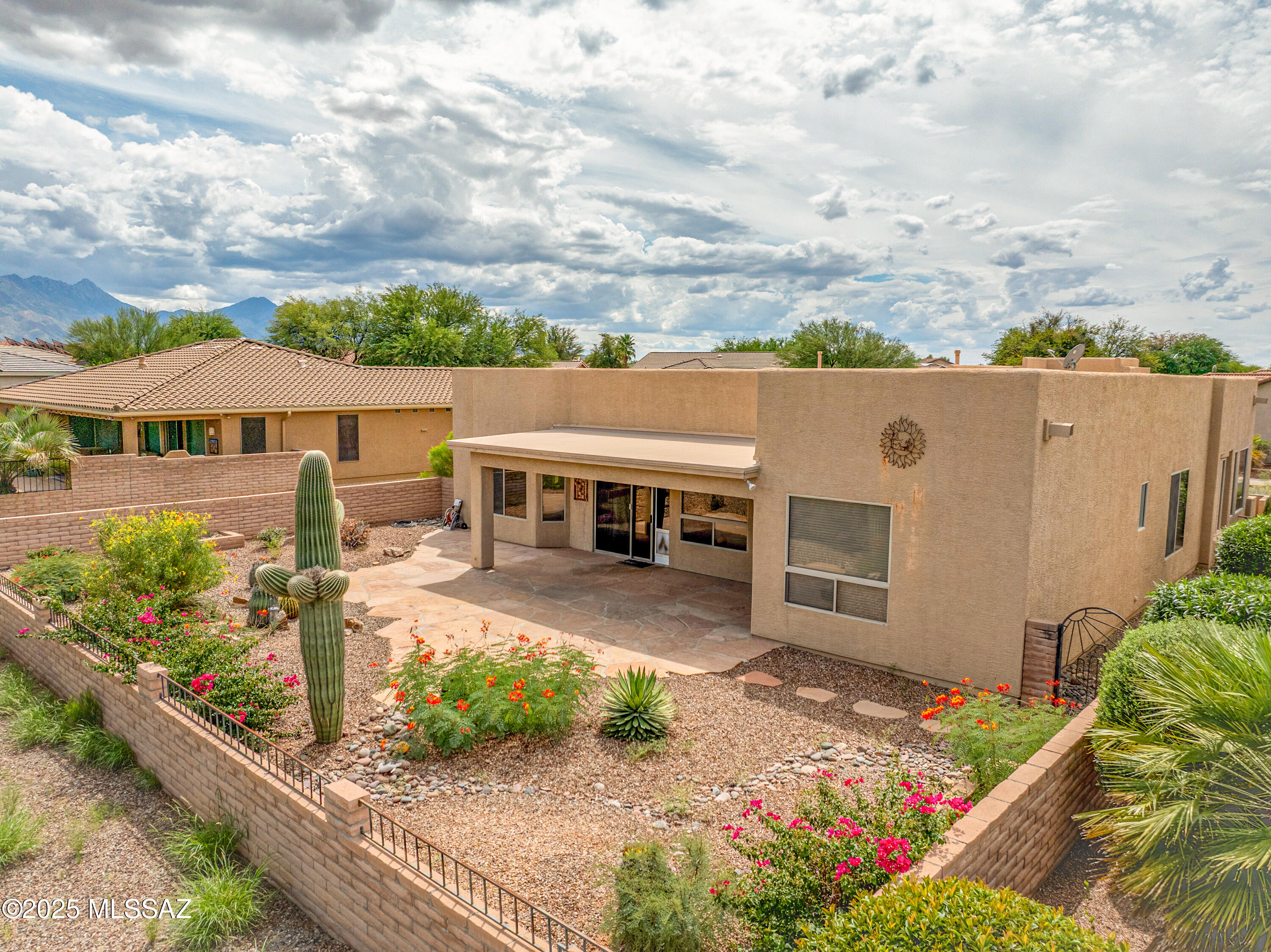 2303 E Desert Pueblo Pass
