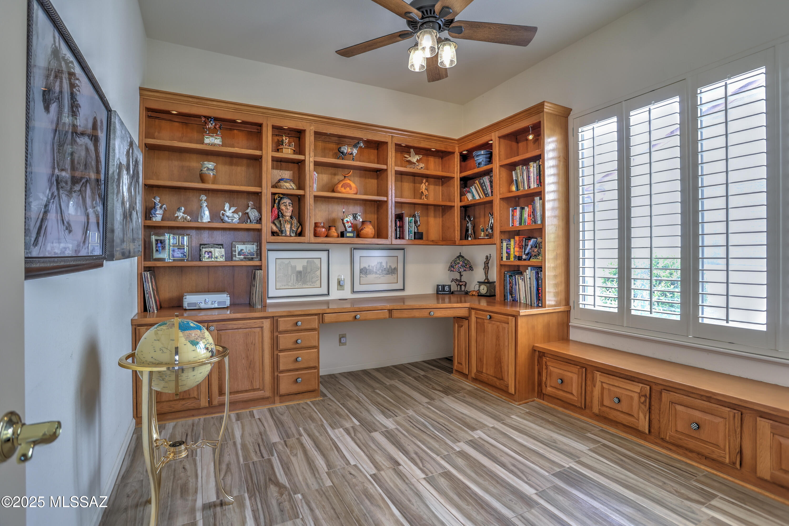 2303 E Desert Pueblo Pass