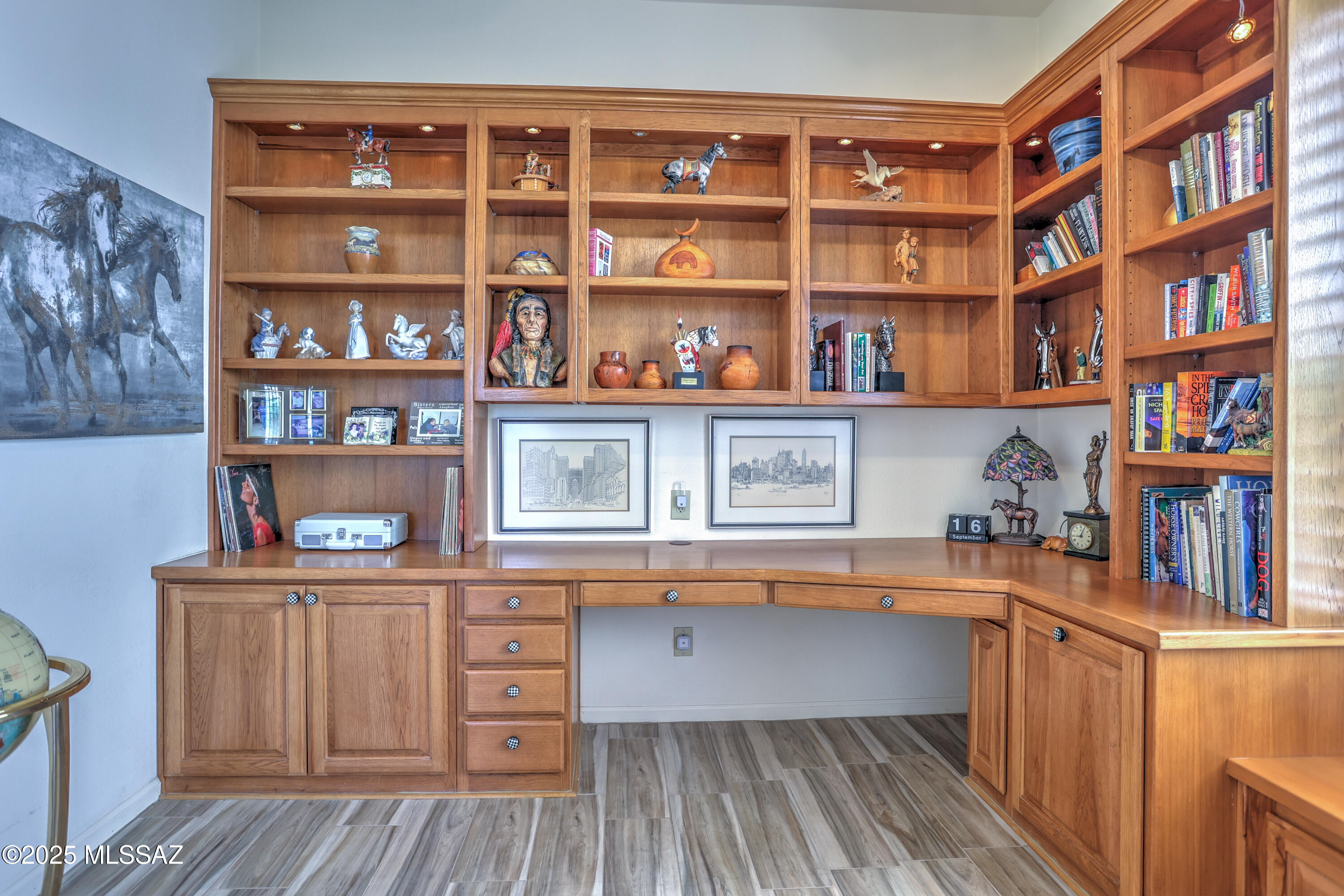 2303 E Desert Pueblo Pass