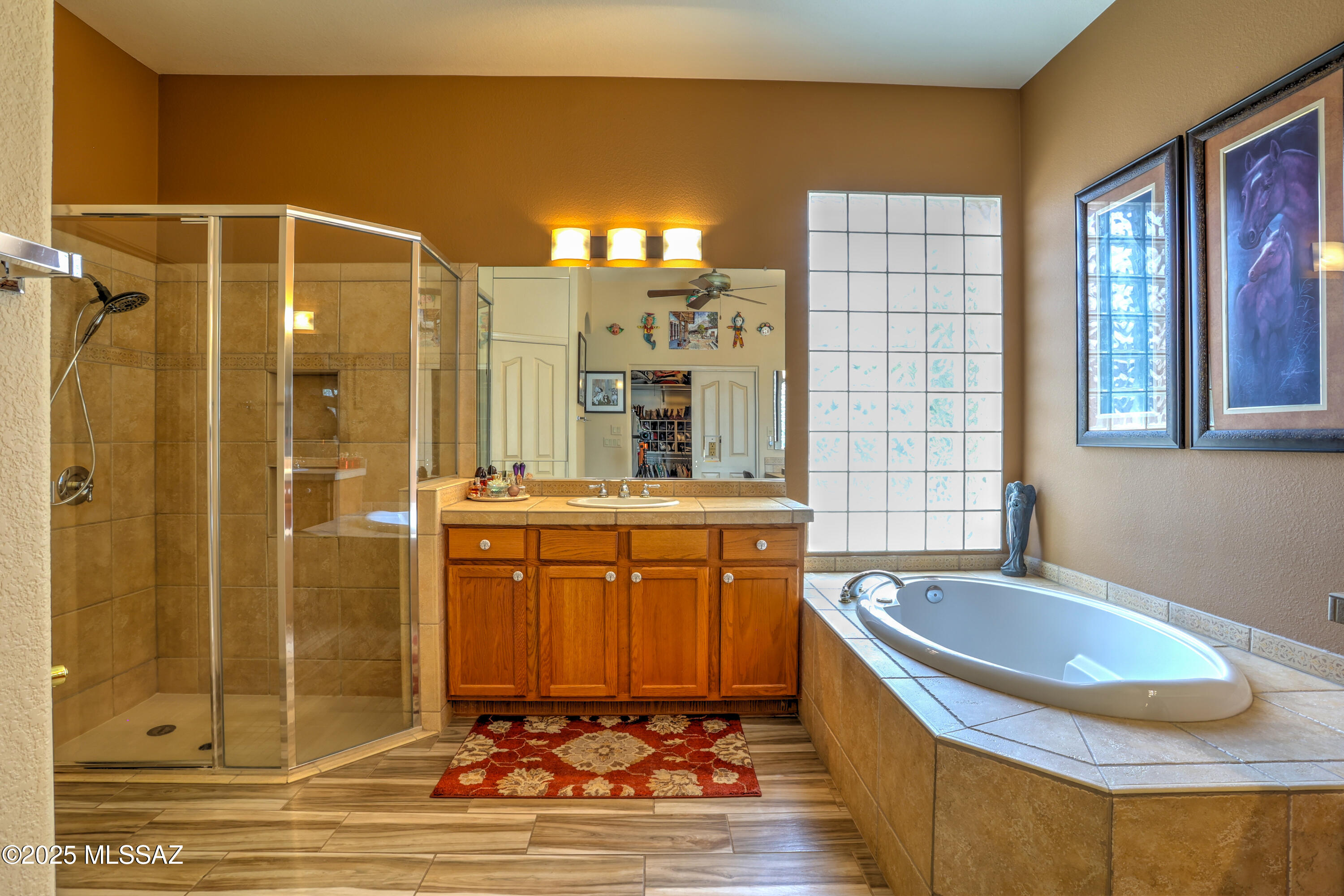 2303 E Desert Pueblo Pass