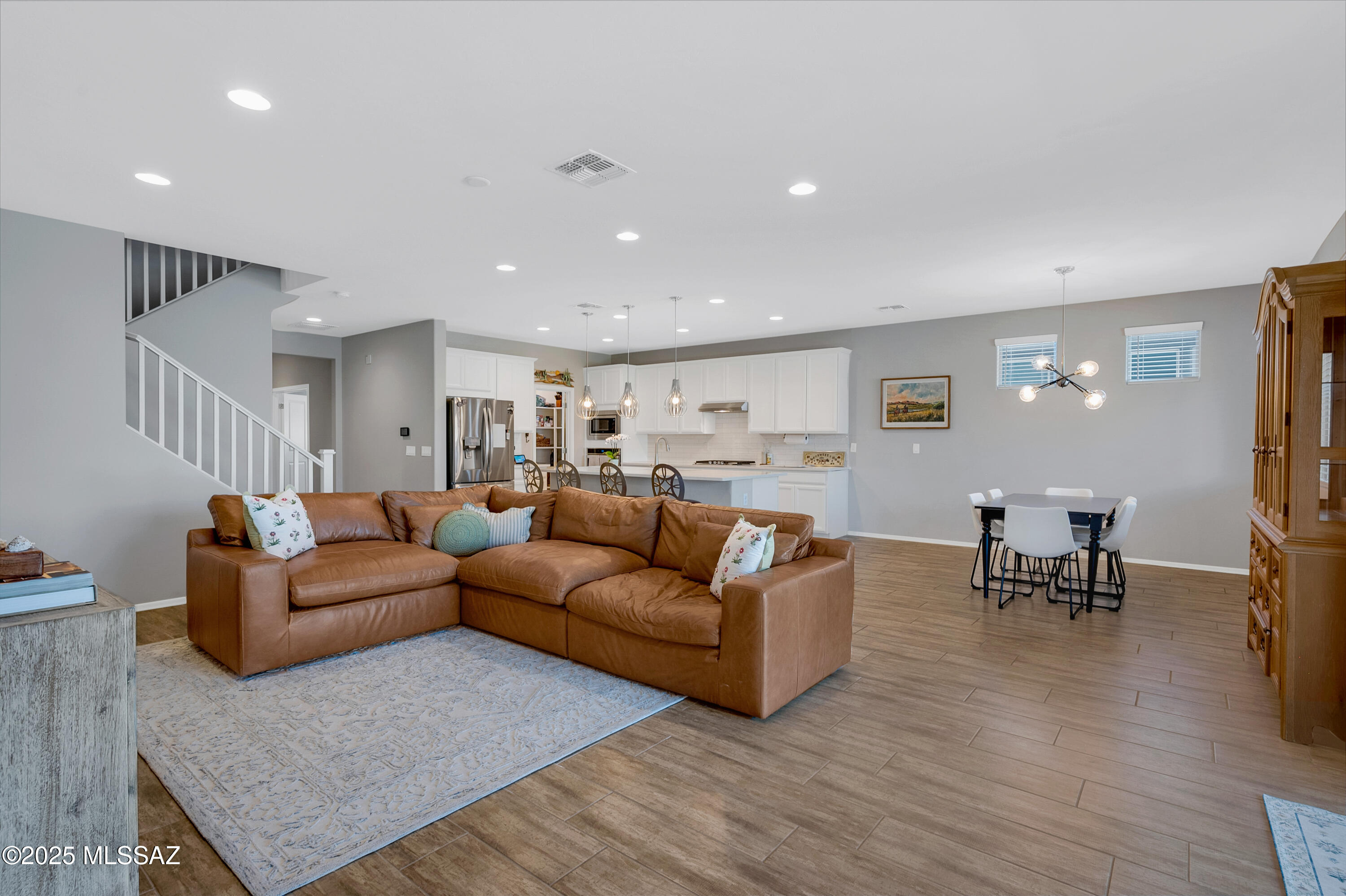 2284 W Alamo Spring Loop