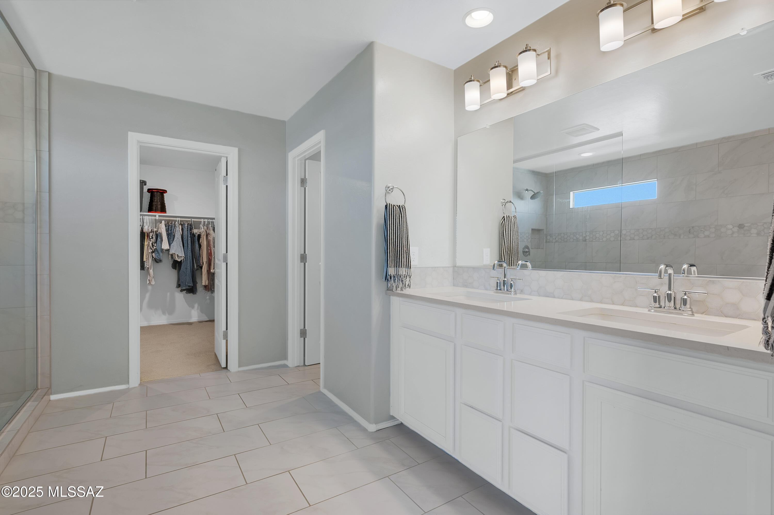 2284 W Alamo Spring Loop