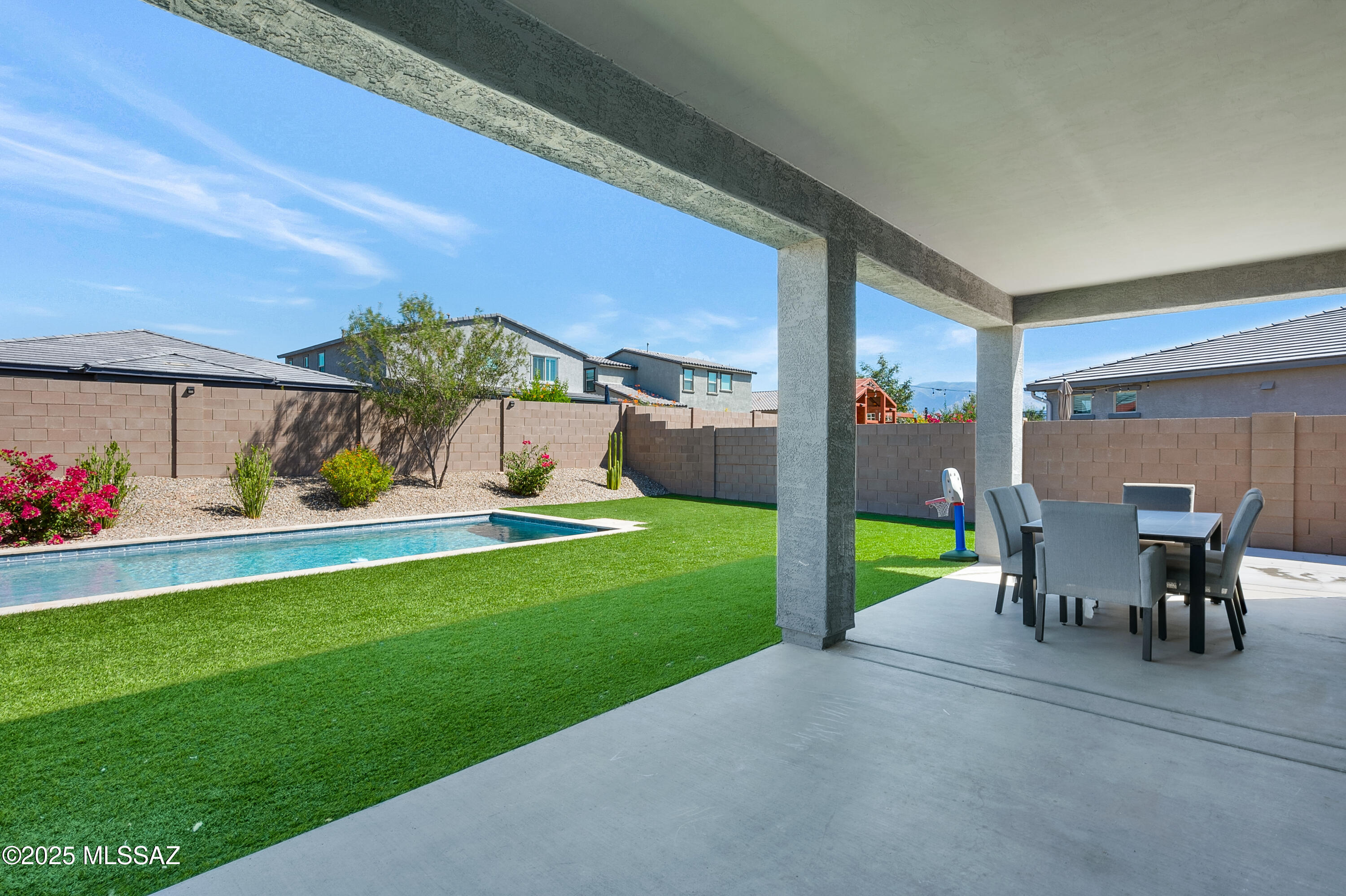 2284 W Alamo Spring Loop