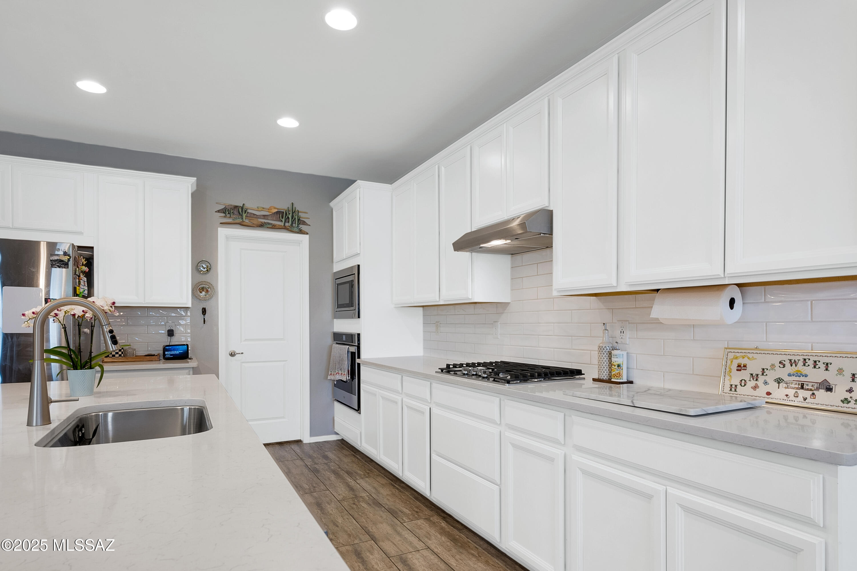 2284 W Alamo Spring Loop