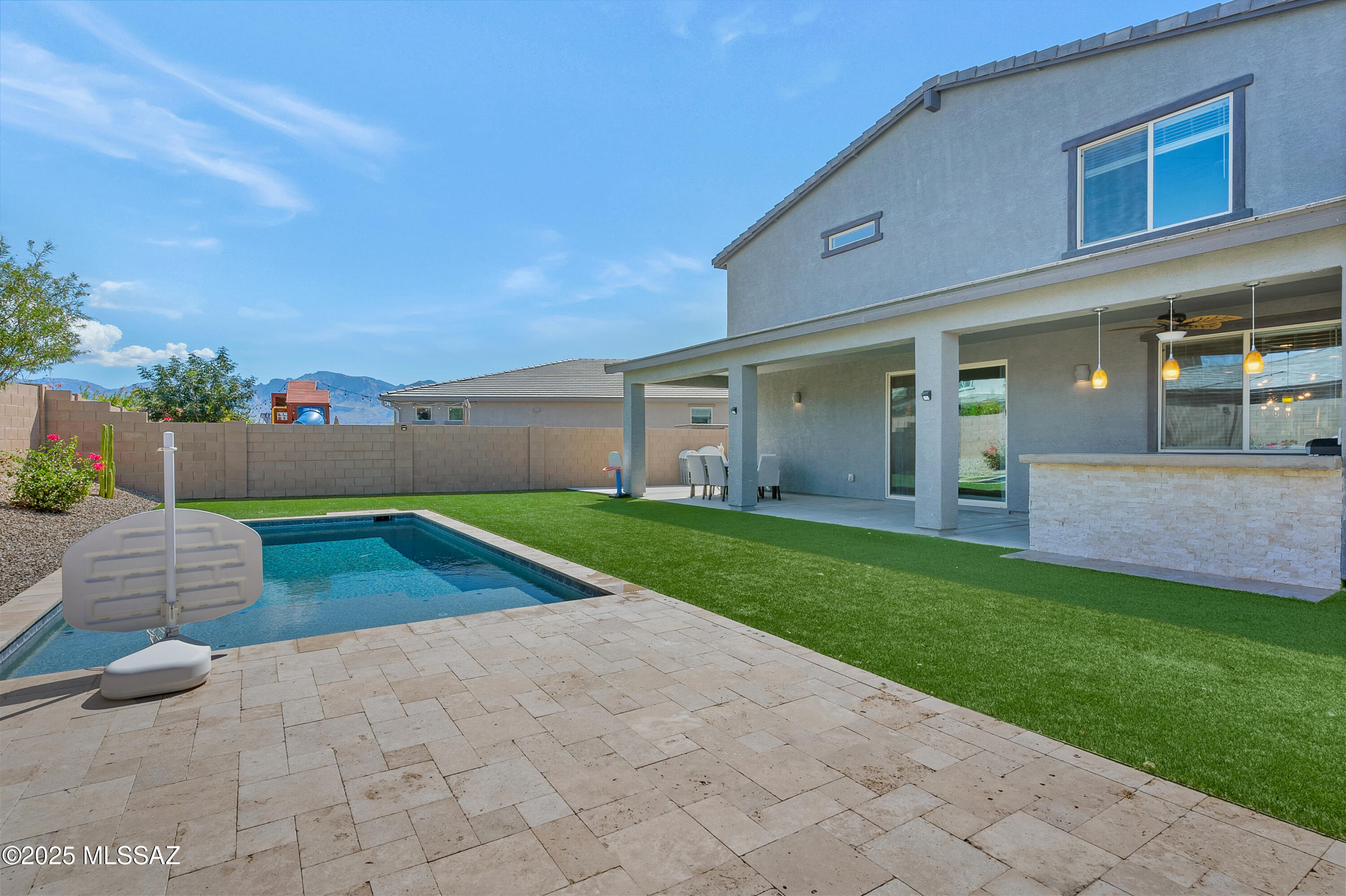 2284 W Alamo Spring Loop