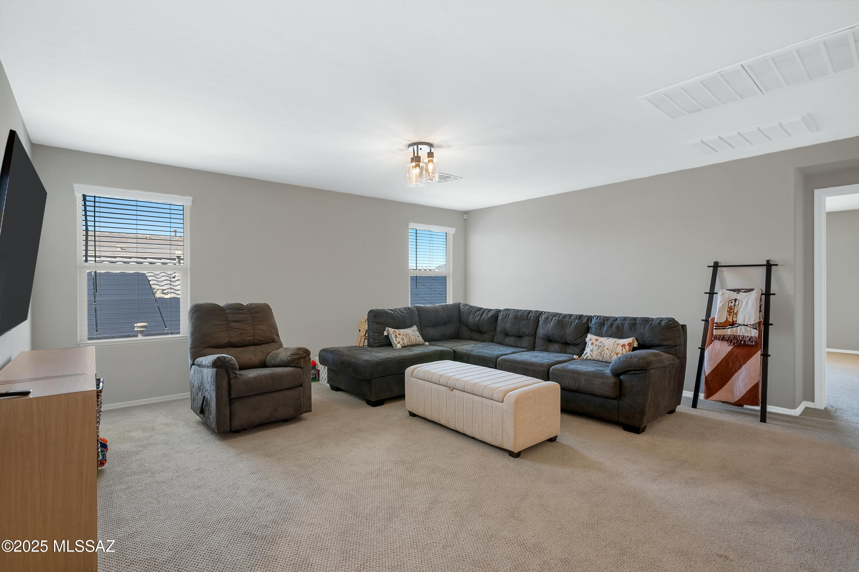 2284 W Alamo Spring Loop