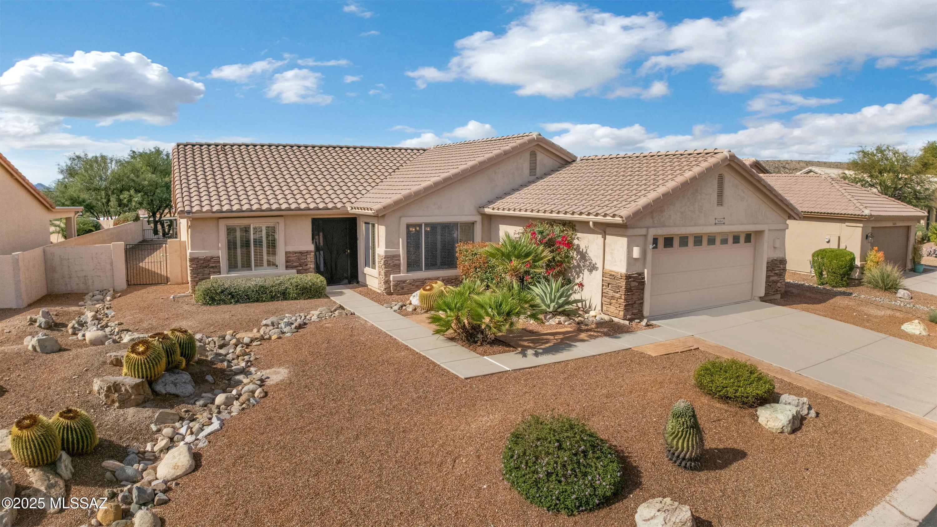 36864 S Rock Crest Drive