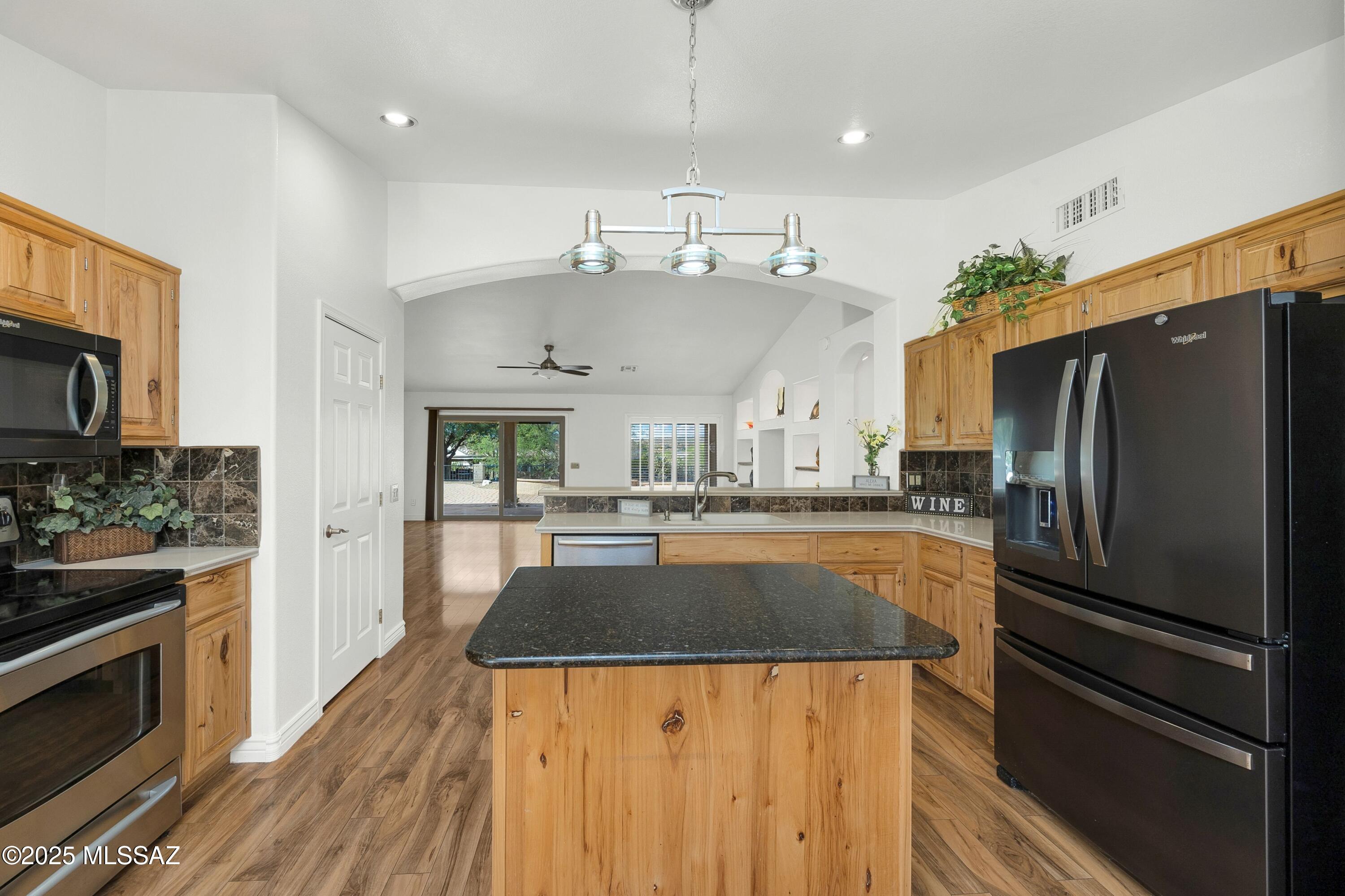 36864 S Rock Crest Drive