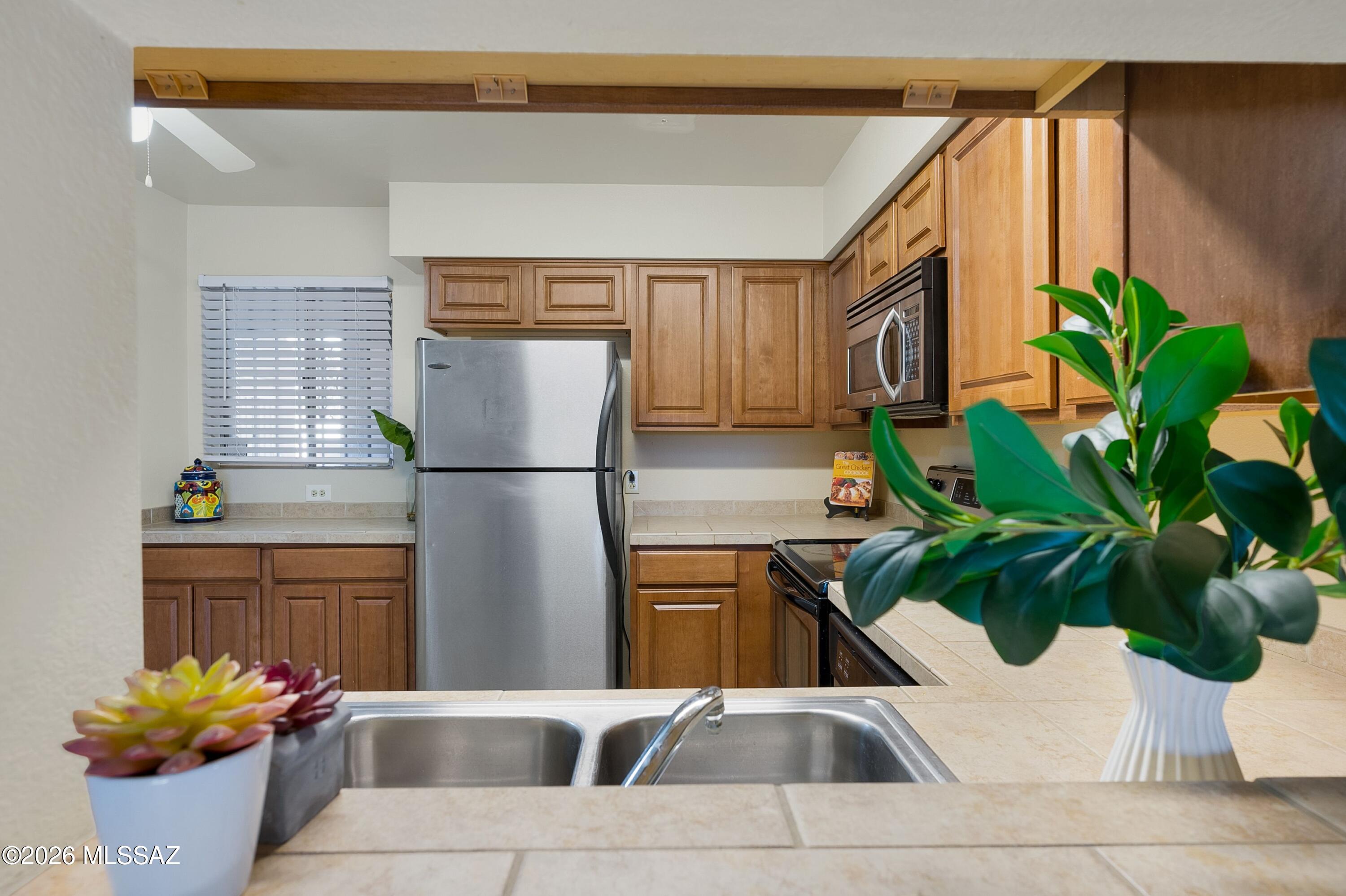 1801 E Blacklidge Drive 108