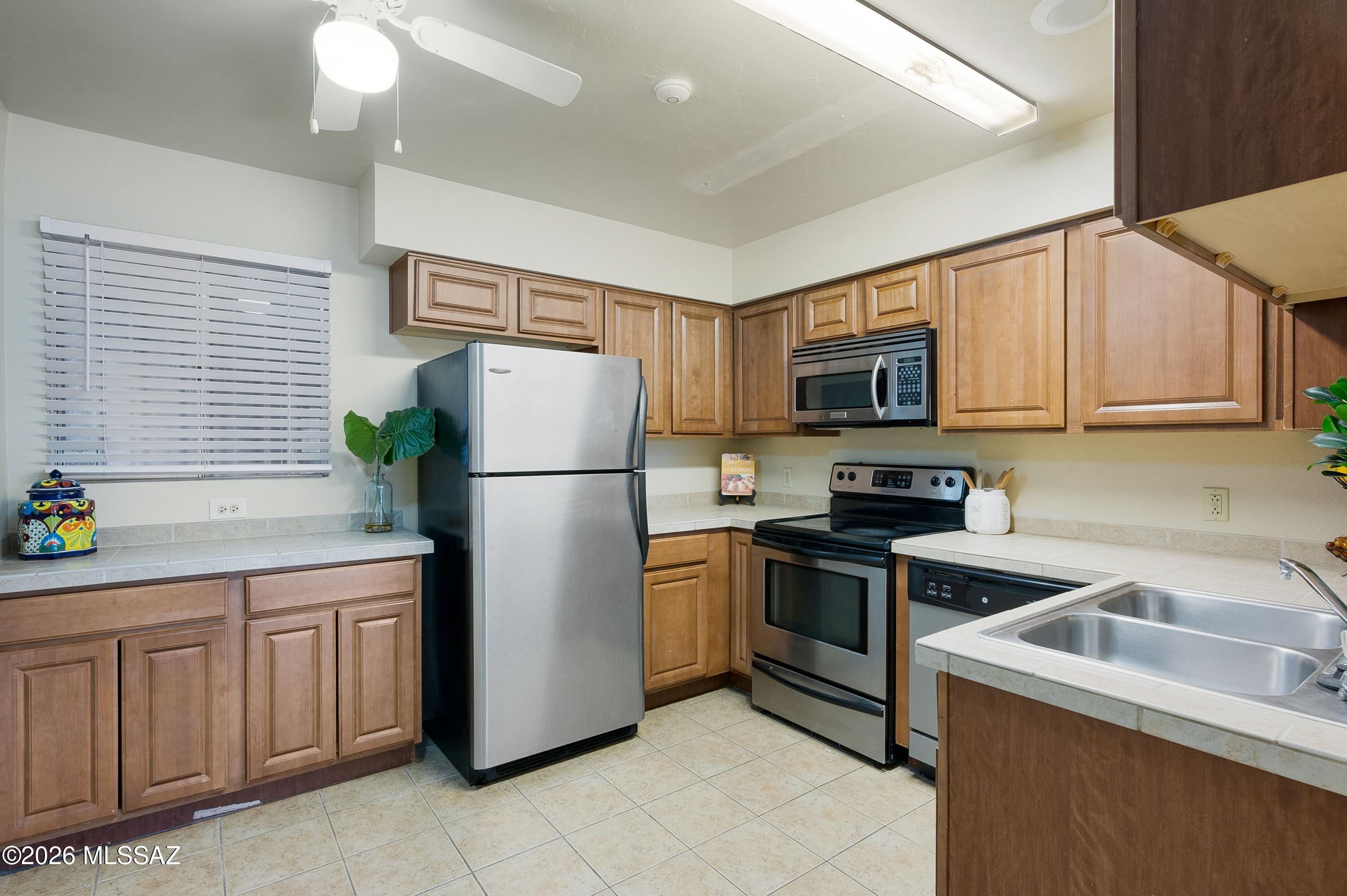 1801 E Blacklidge Drive 108