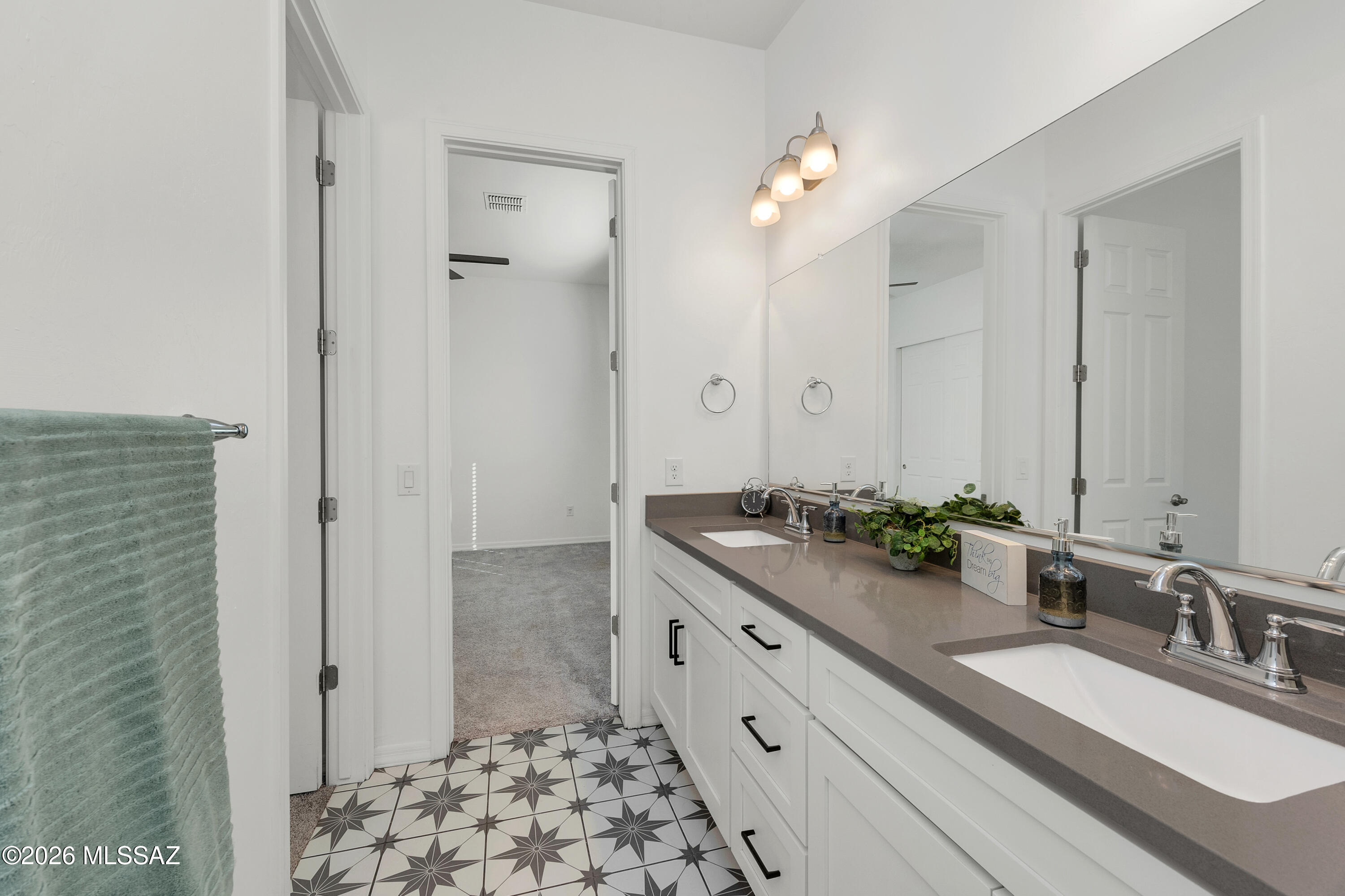 470 W Red Ribbon Lane