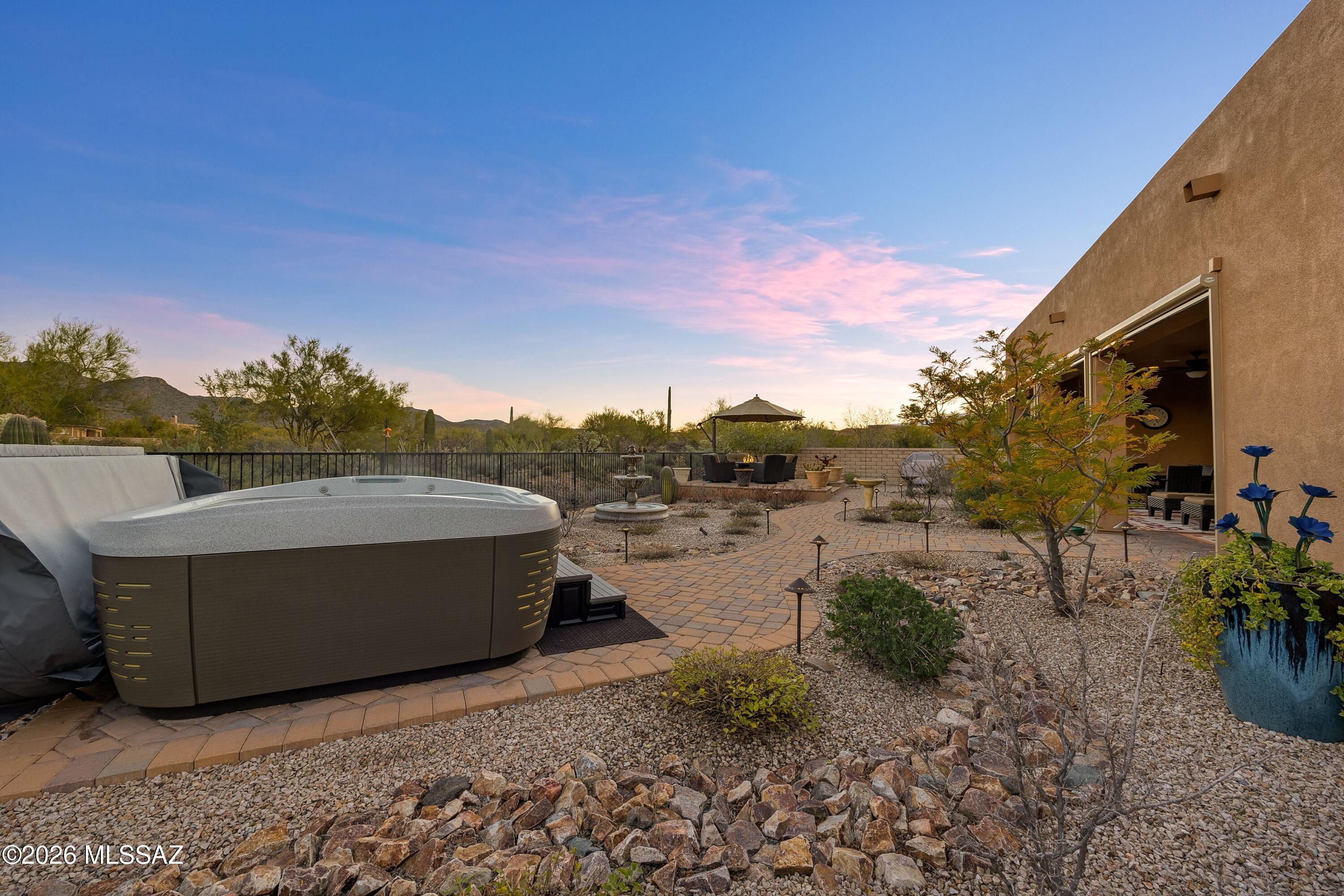 12505 N Faraway Wash Trail