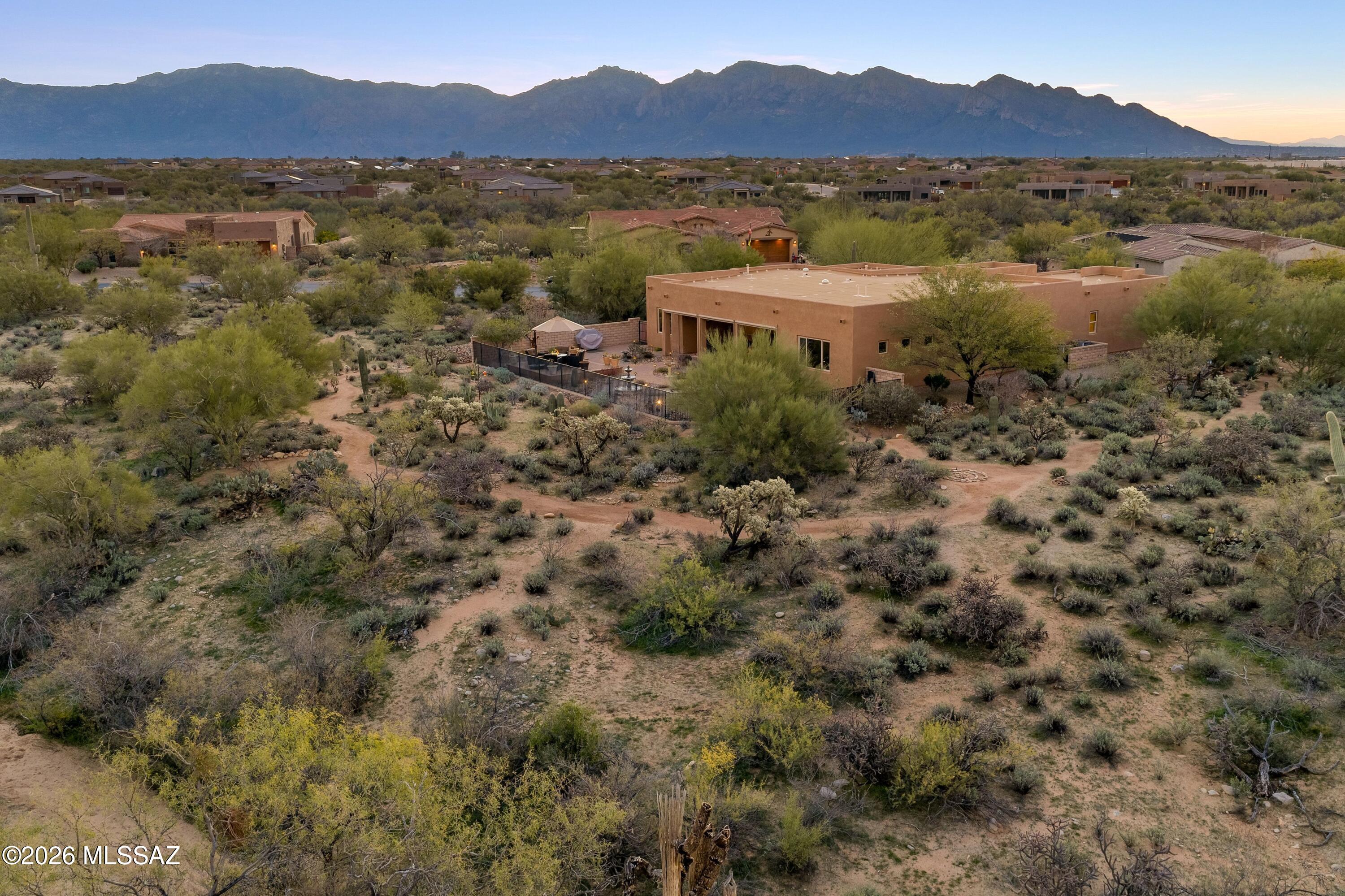 12505 N Faraway Wash Trail