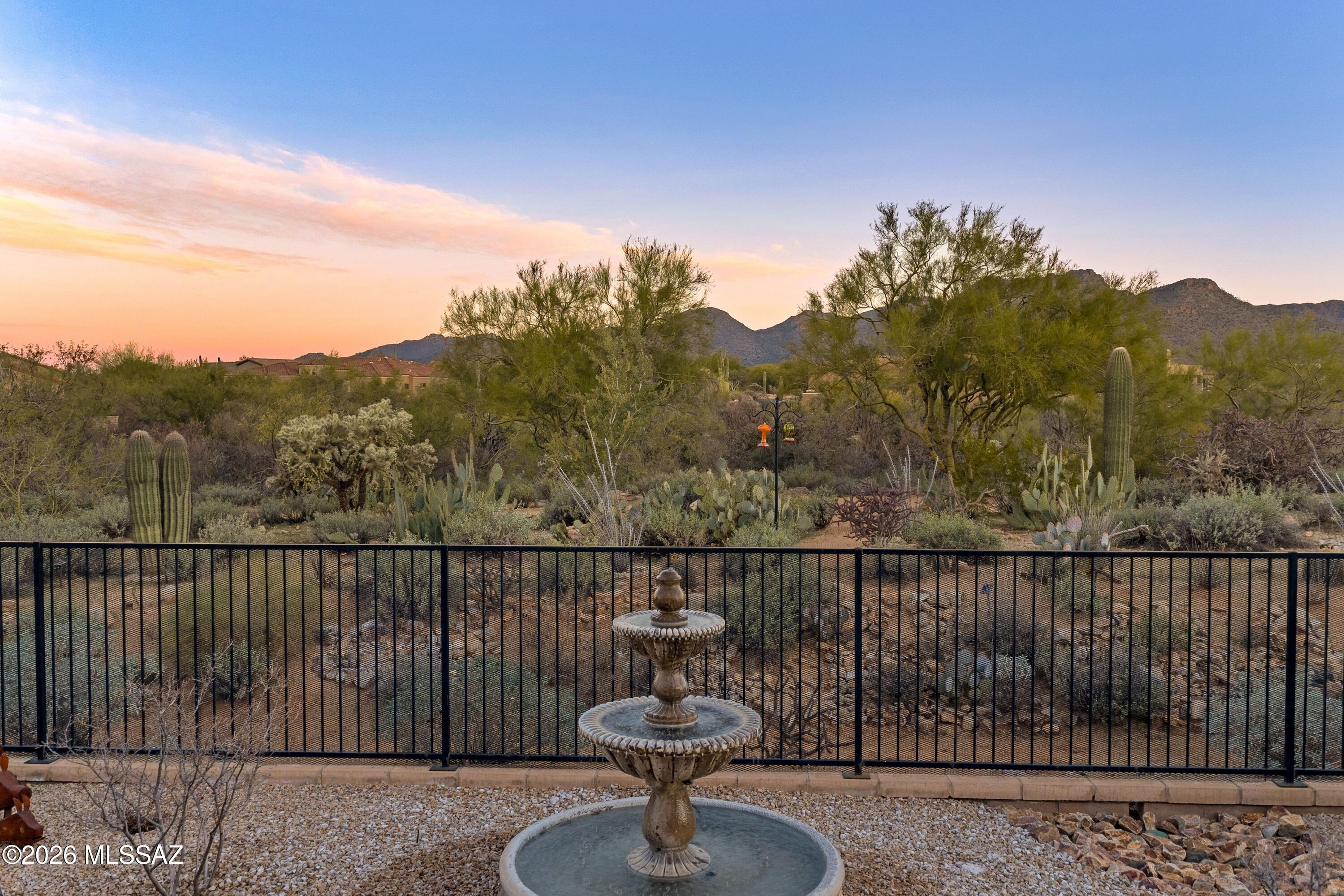 12505 N Faraway Wash Trail