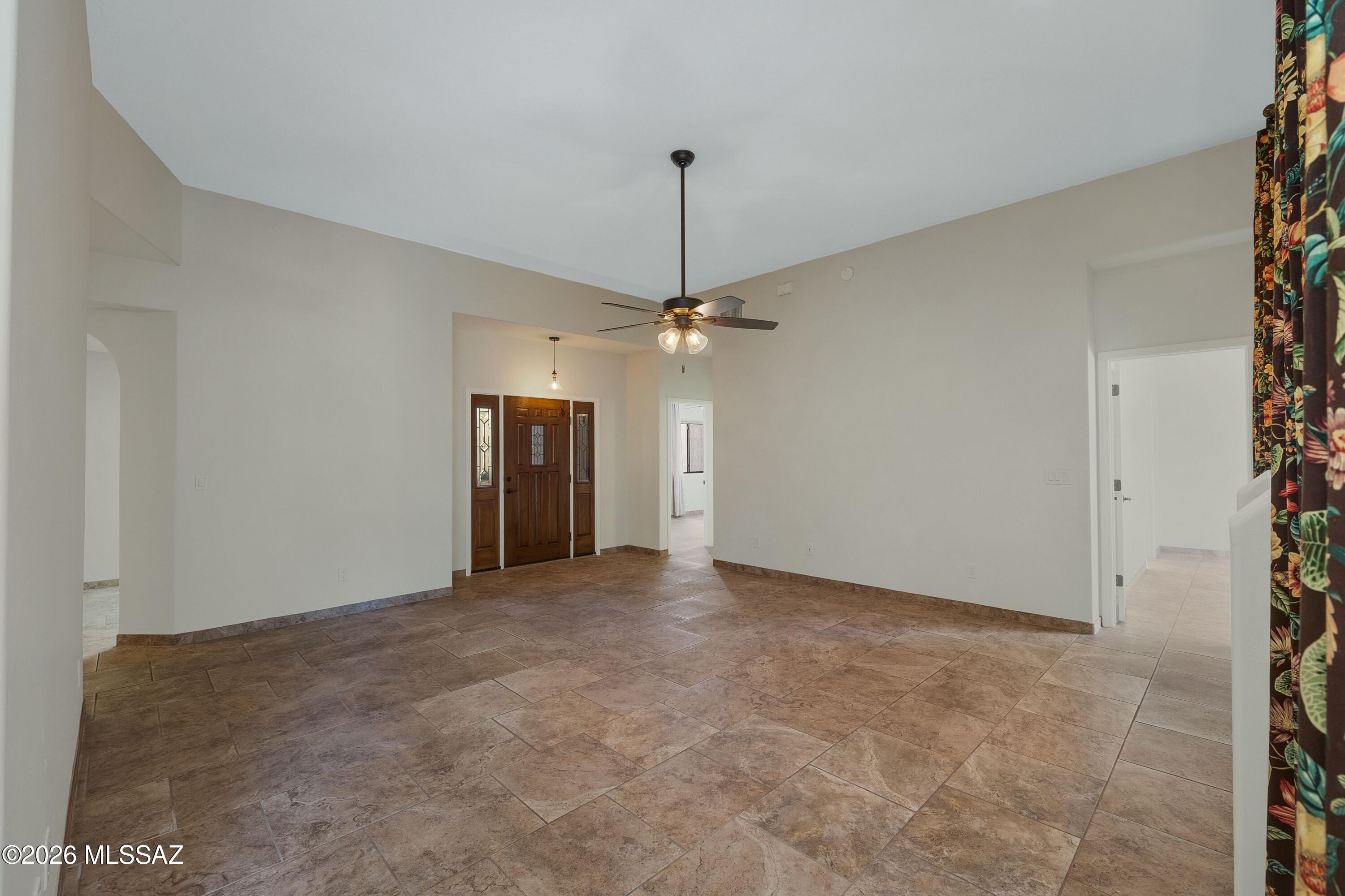 10604 N Laughing Coyote Way