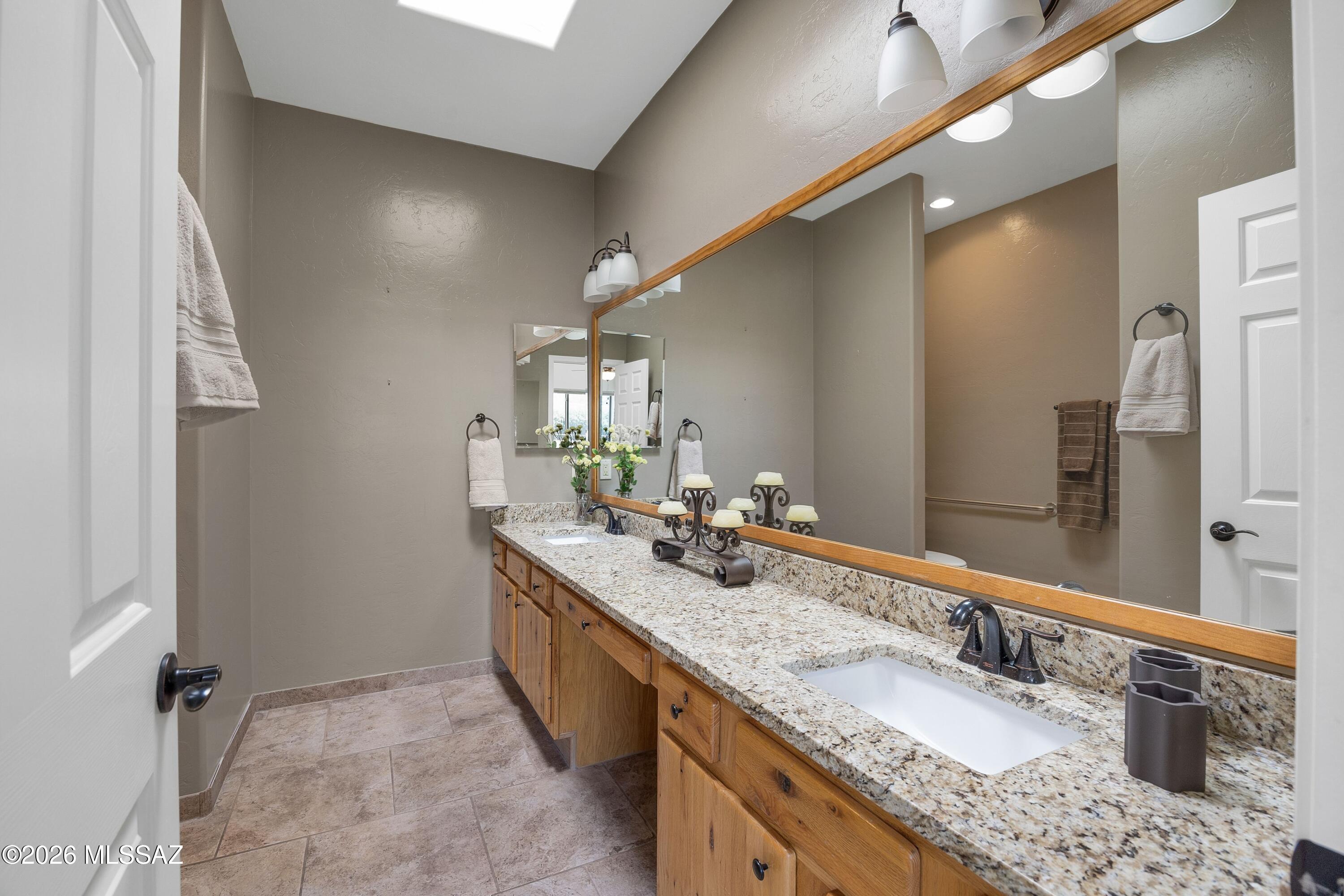 10604 N Laughing Coyote Way