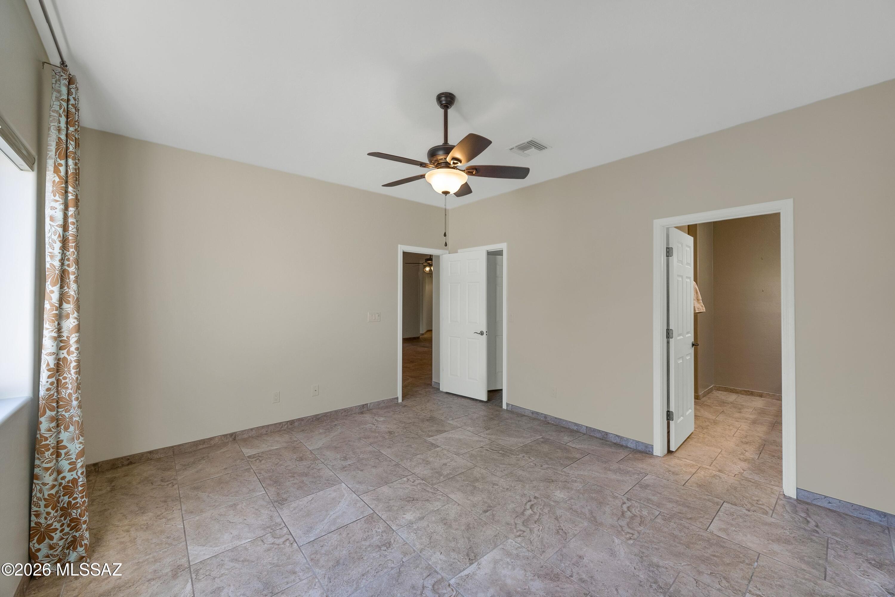 10604 N Laughing Coyote Way