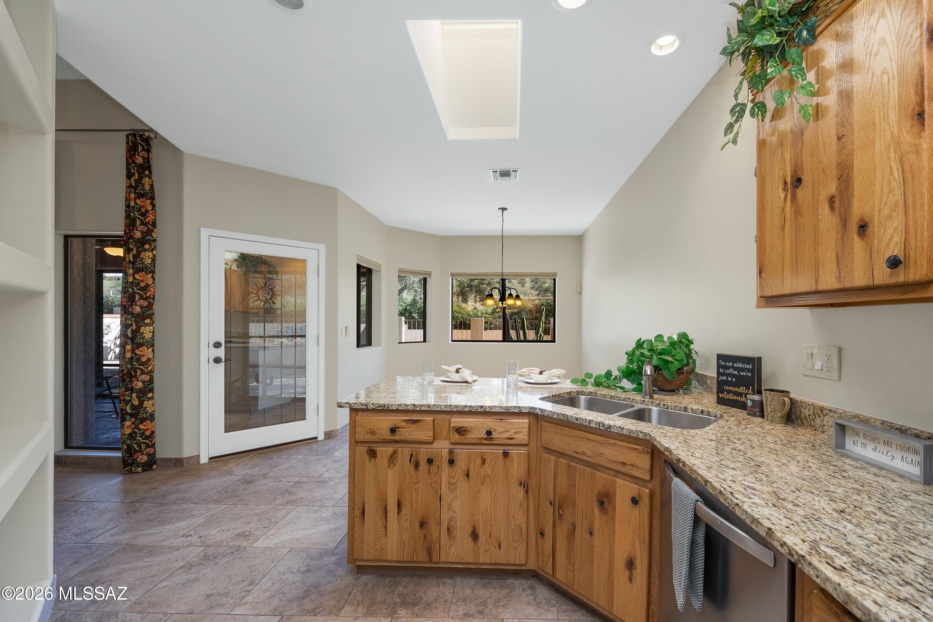 10604 N Laughing Coyote Way