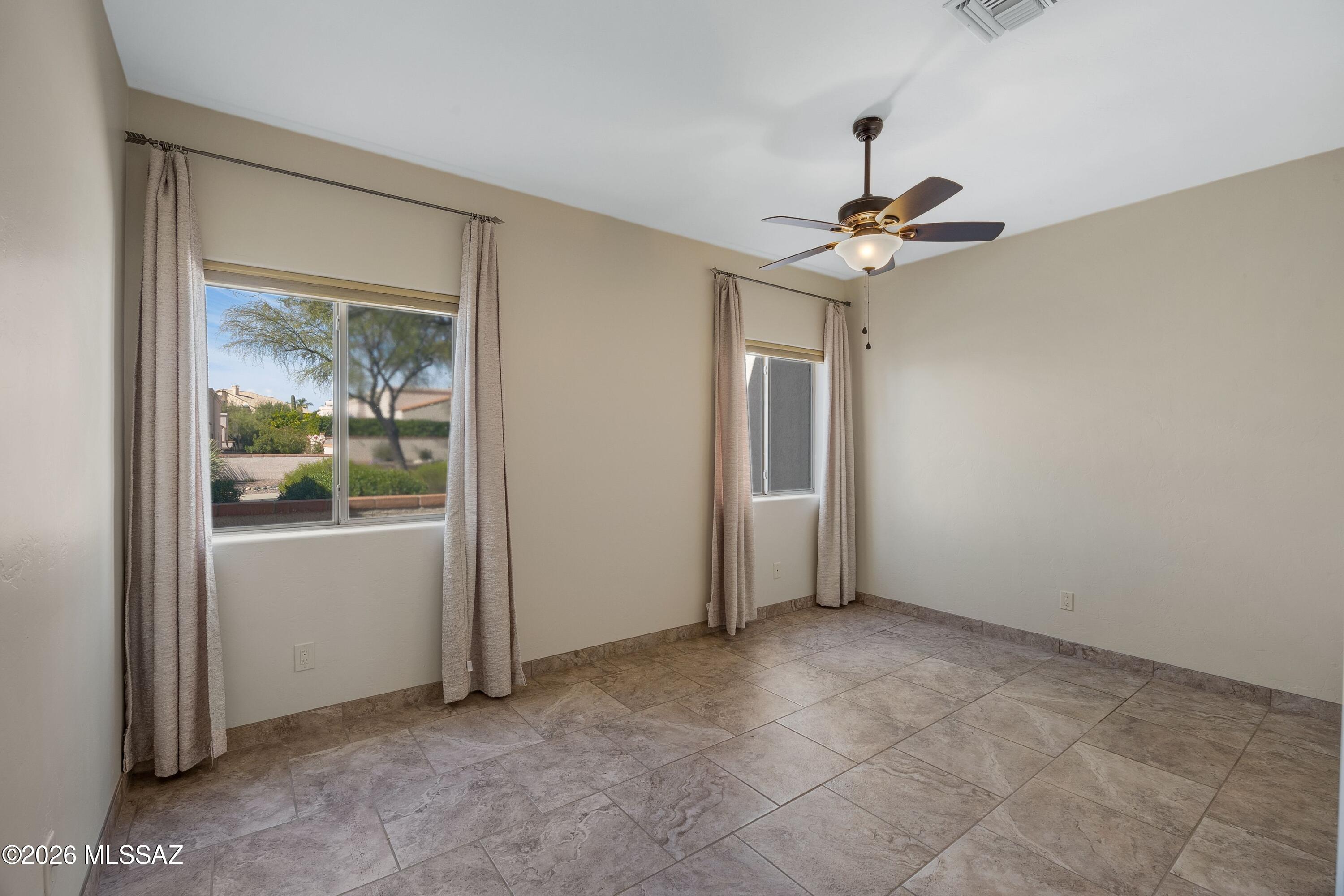 10604 N Laughing Coyote Way