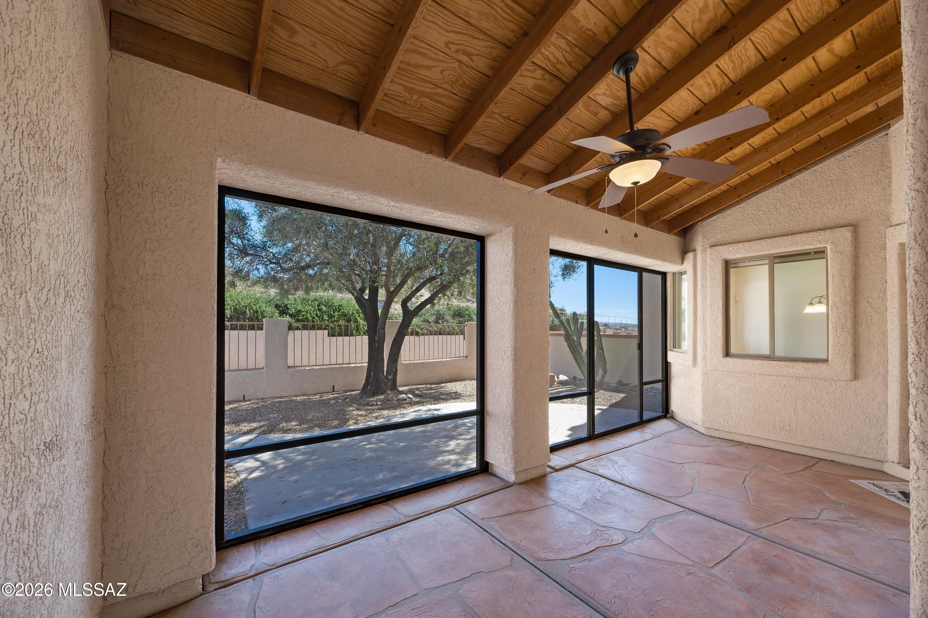 10604 N Laughing Coyote Way