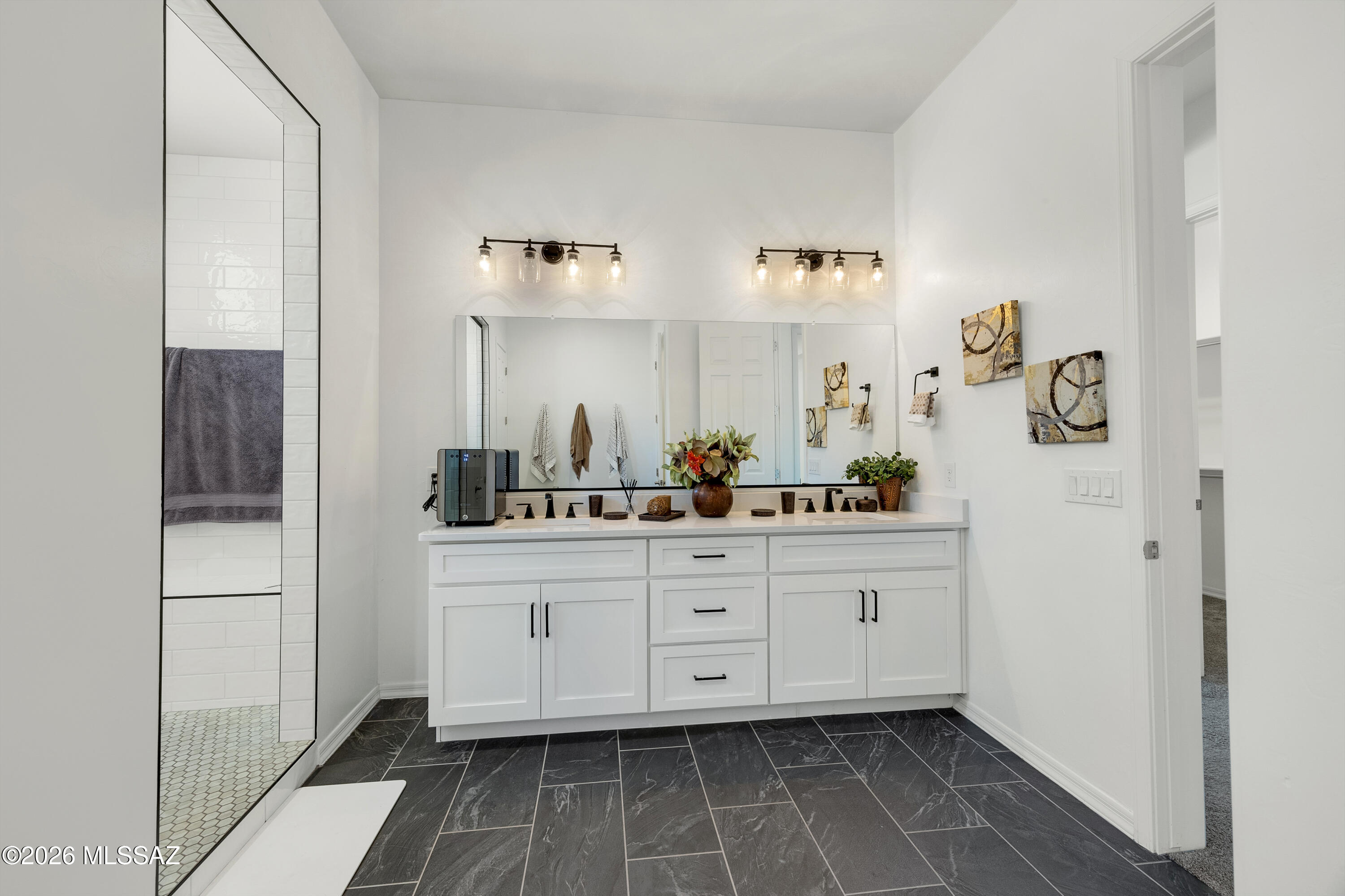 470 W Red Ribbon Lane