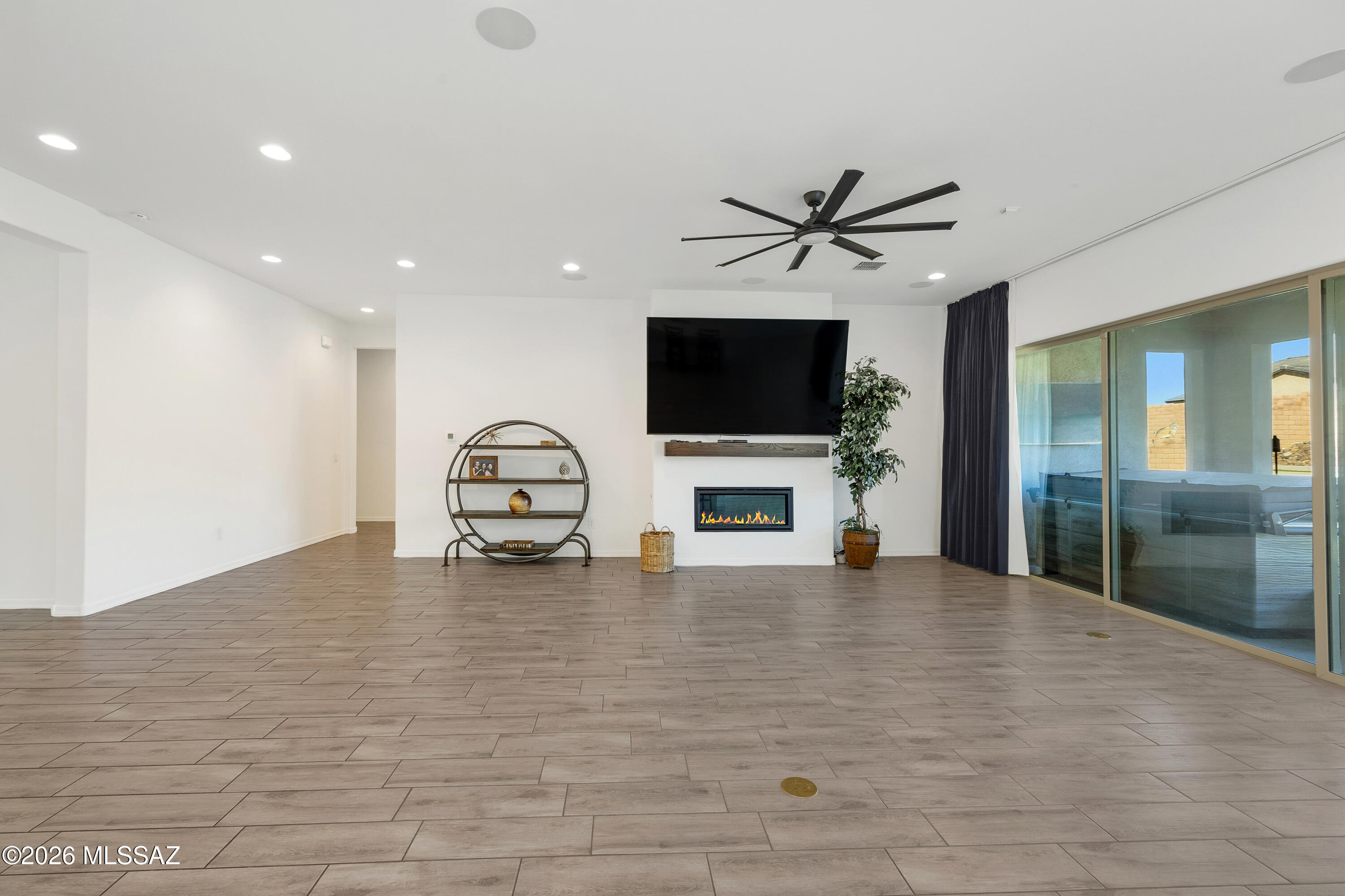 470 W Red Ribbon Lane