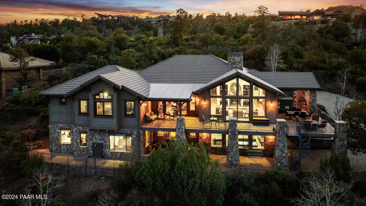 948 Winding Spruce Way