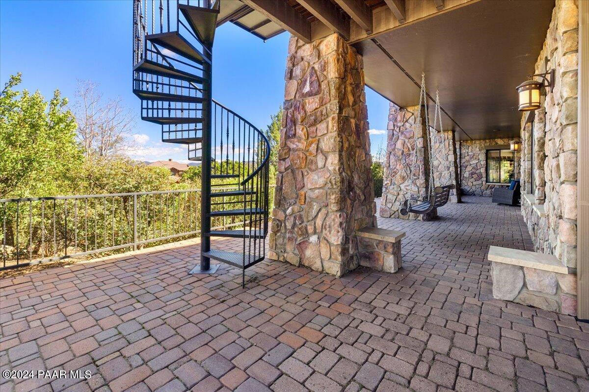 948 Winding Spruce Way