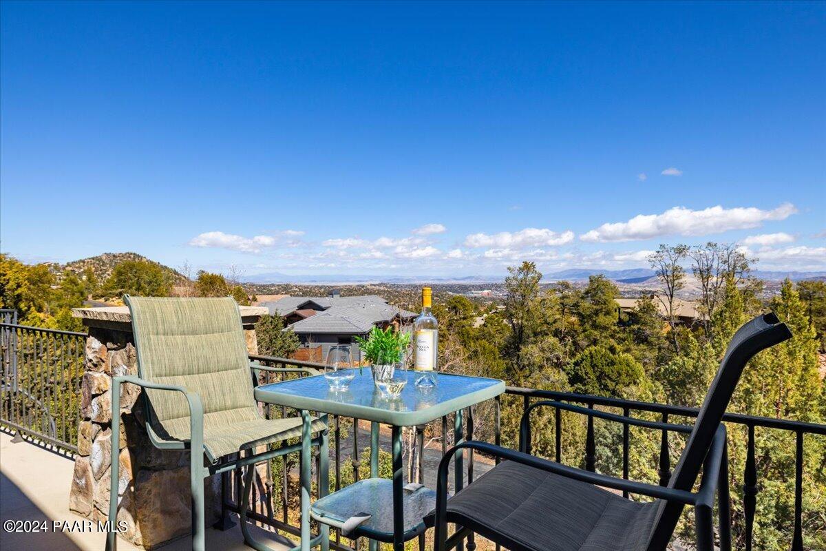 948 Winding Spruce Way