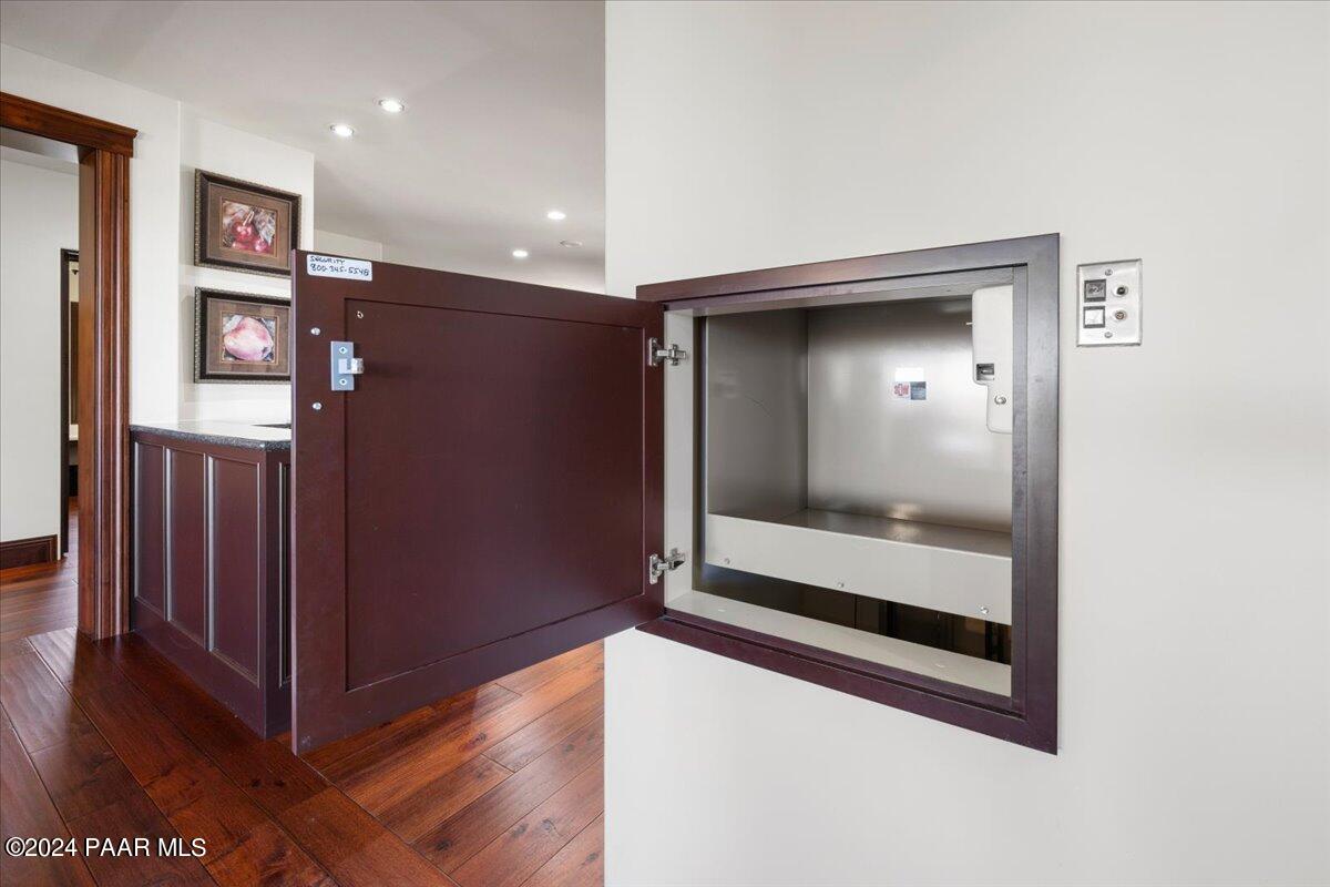 948 Winding Spruce Way