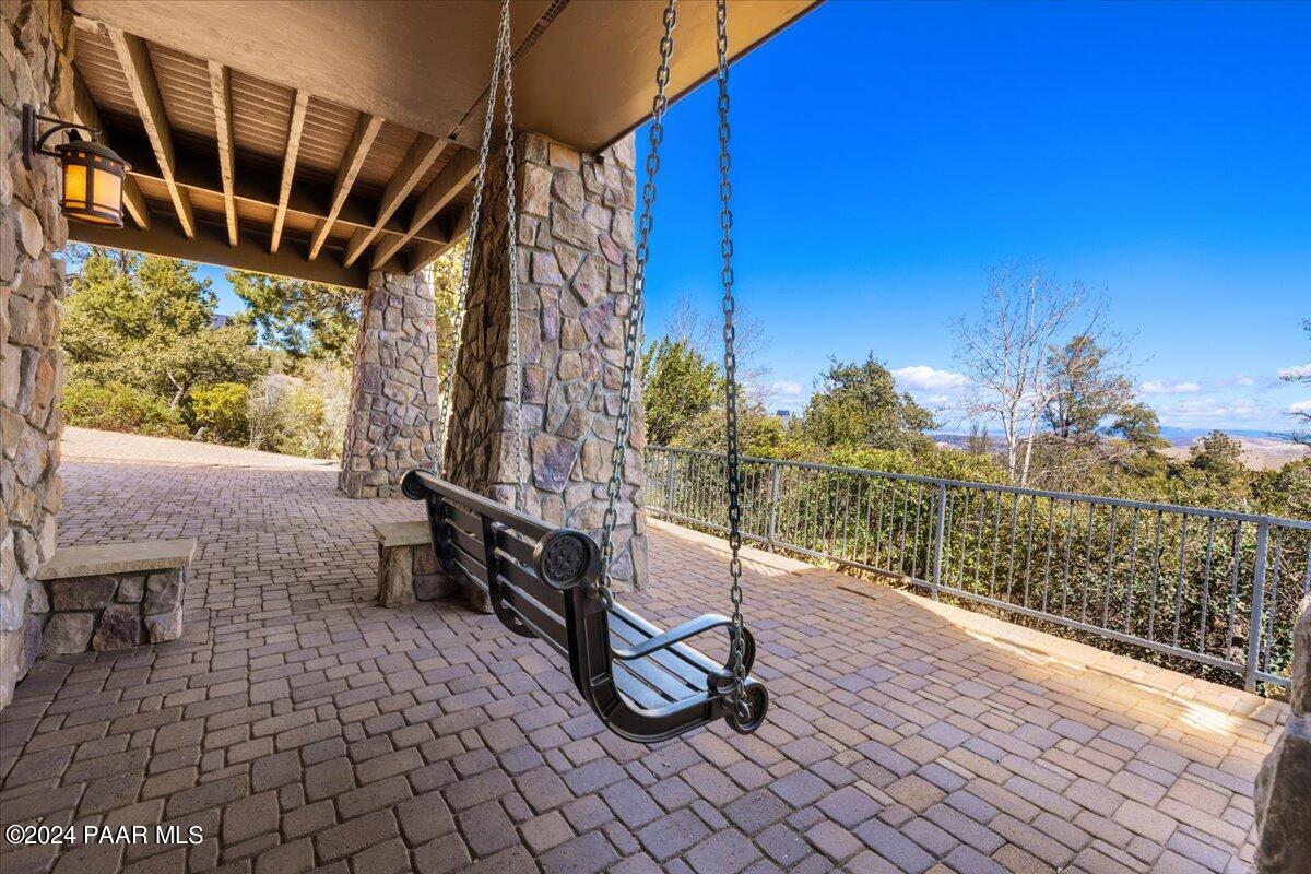 948 Winding Spruce Way