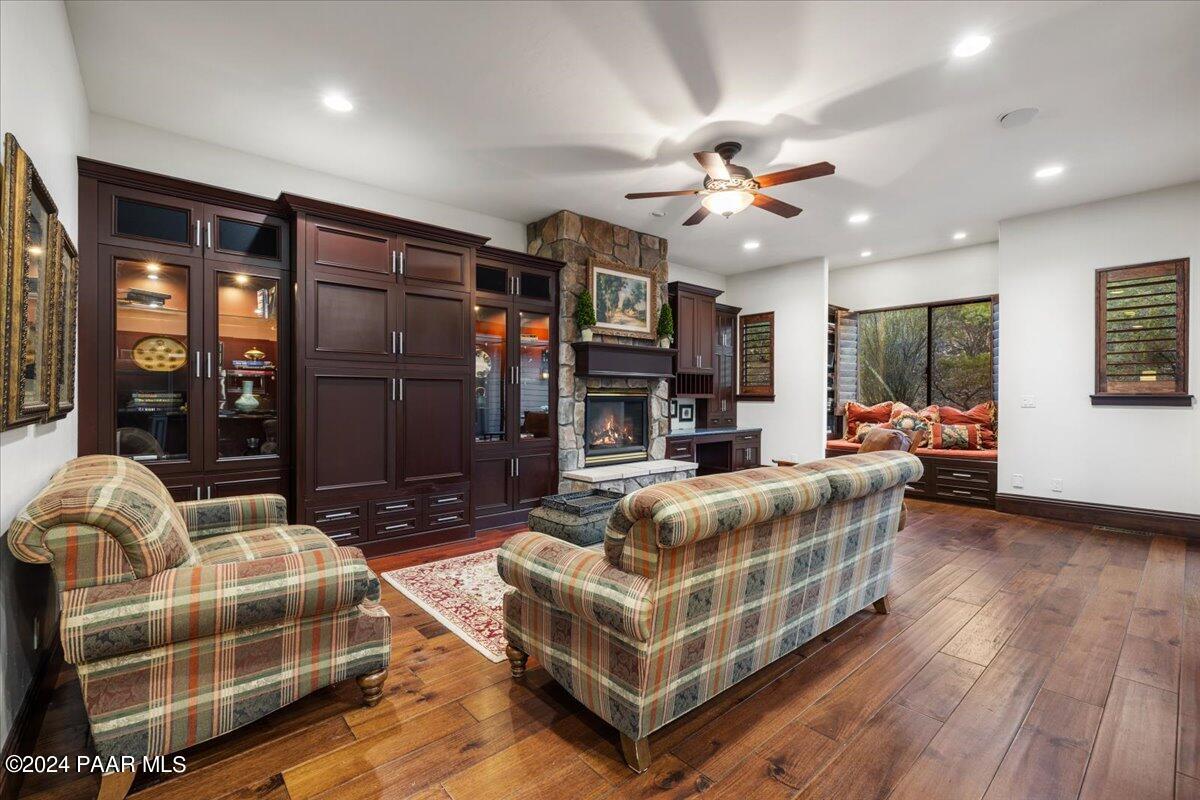 948 Winding Spruce Way