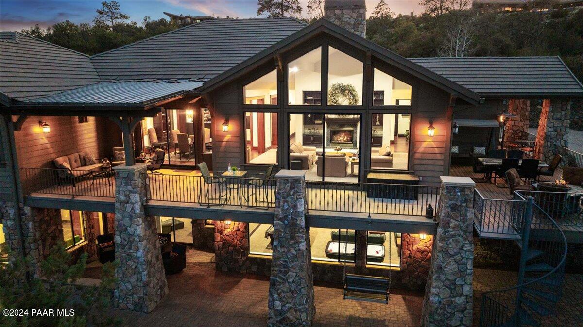 948 Winding Spruce Way